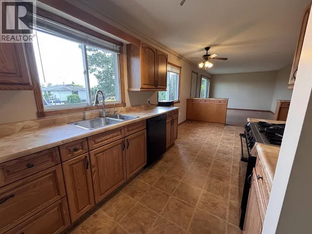 10312 104 AVENUE, Fort St. John 5