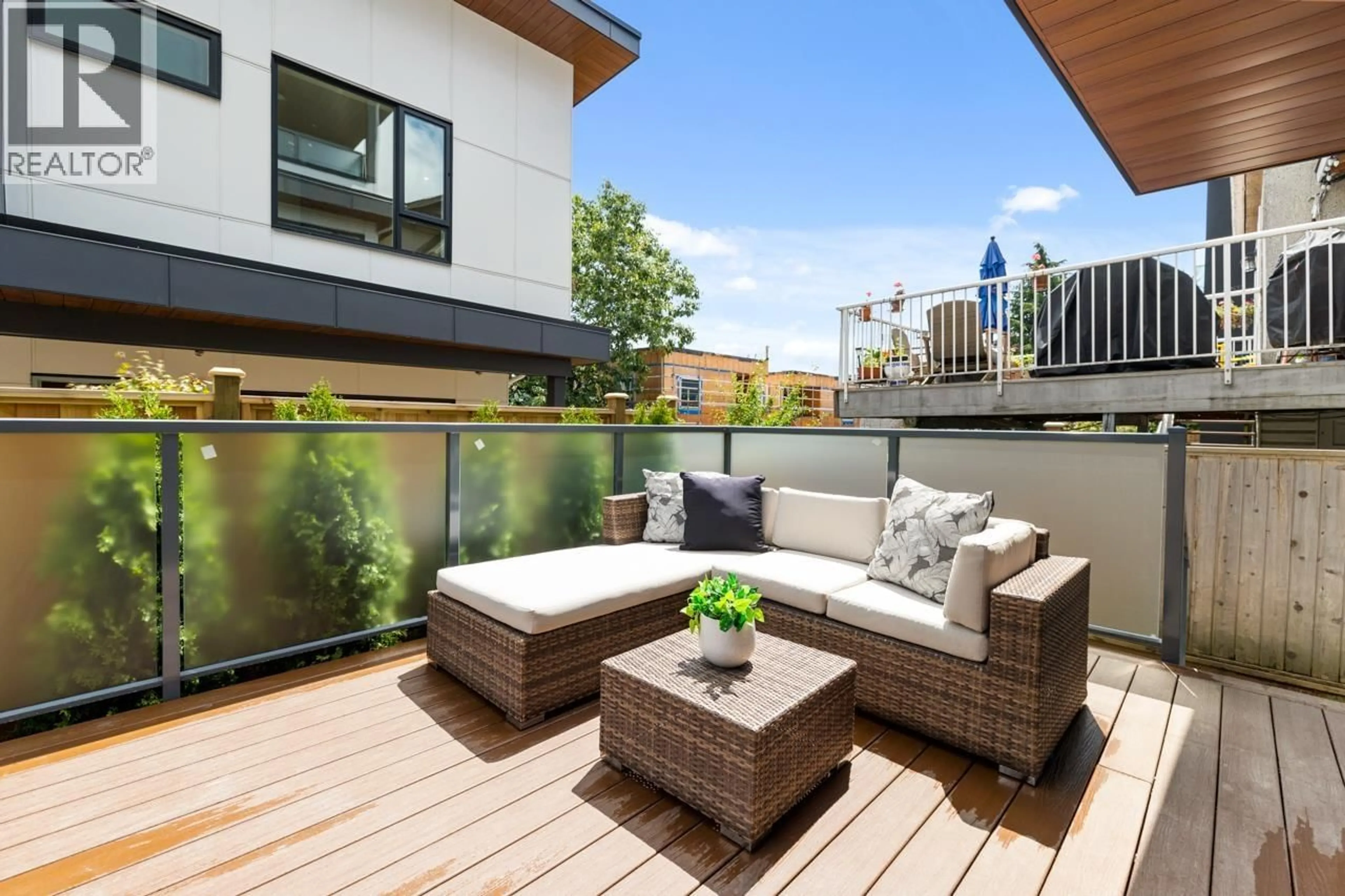 Patio, street for B - 4260 SOPHIA STREET, Vancouver British Columbia V5V3V7