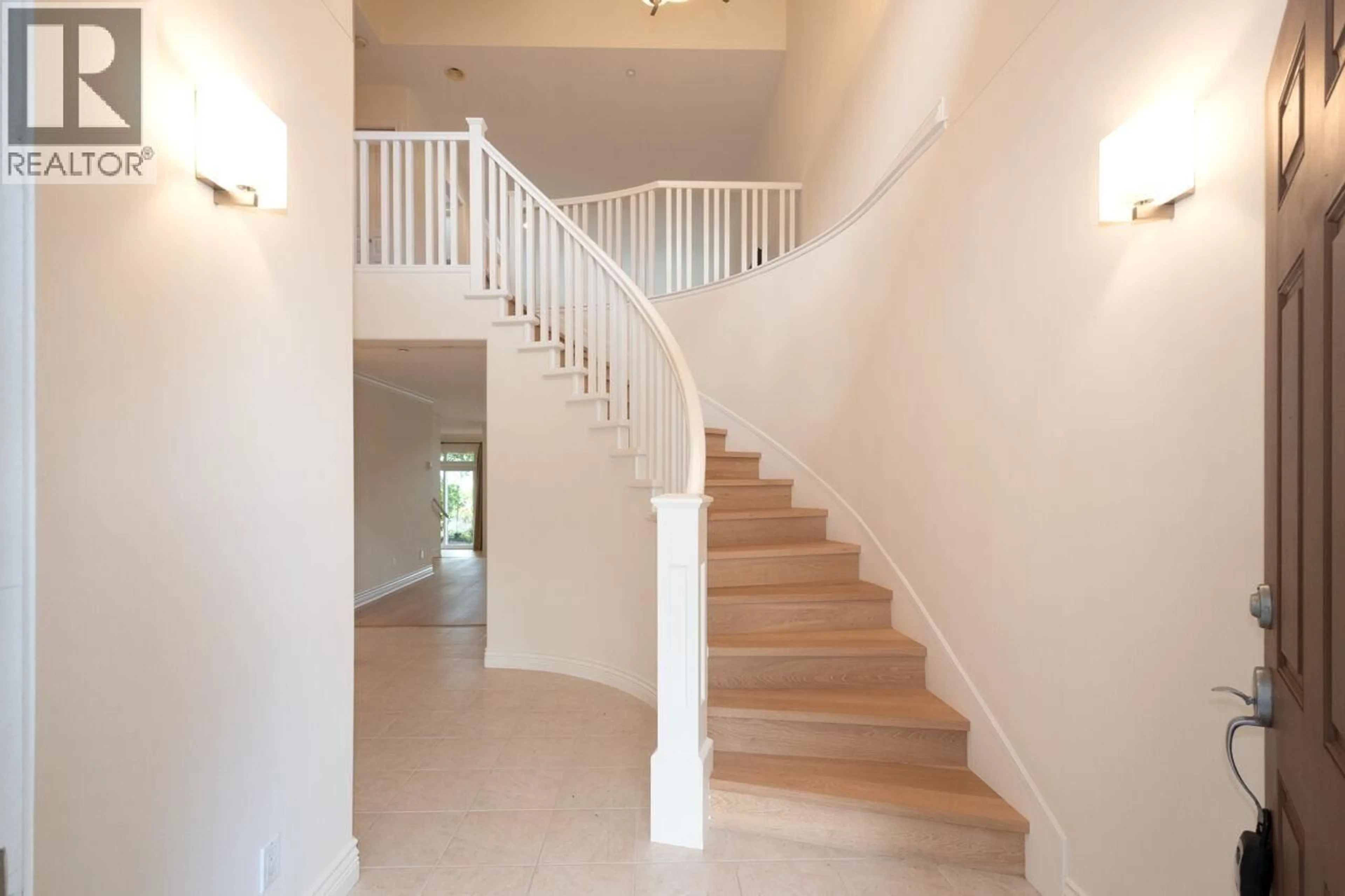 Stairs for 43 POINT TERRACE, West Vancouver British Columbia V0N3Z1
