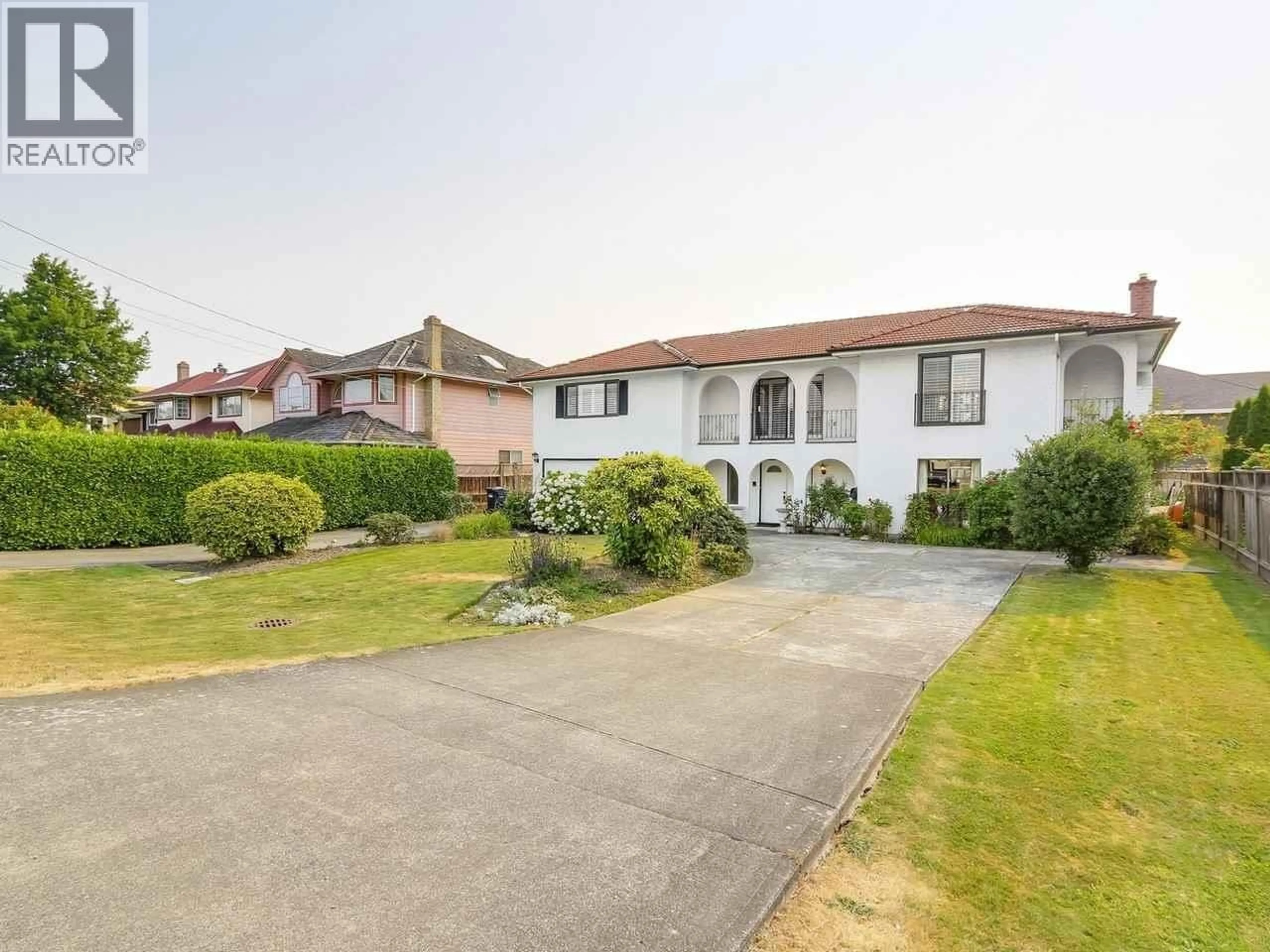 A pic from outside/outdoor area/front of a property/back of a property/a pic from drone, street for 9720 RAILWAY AVENUE, Richmond British Columbia V7E2B7