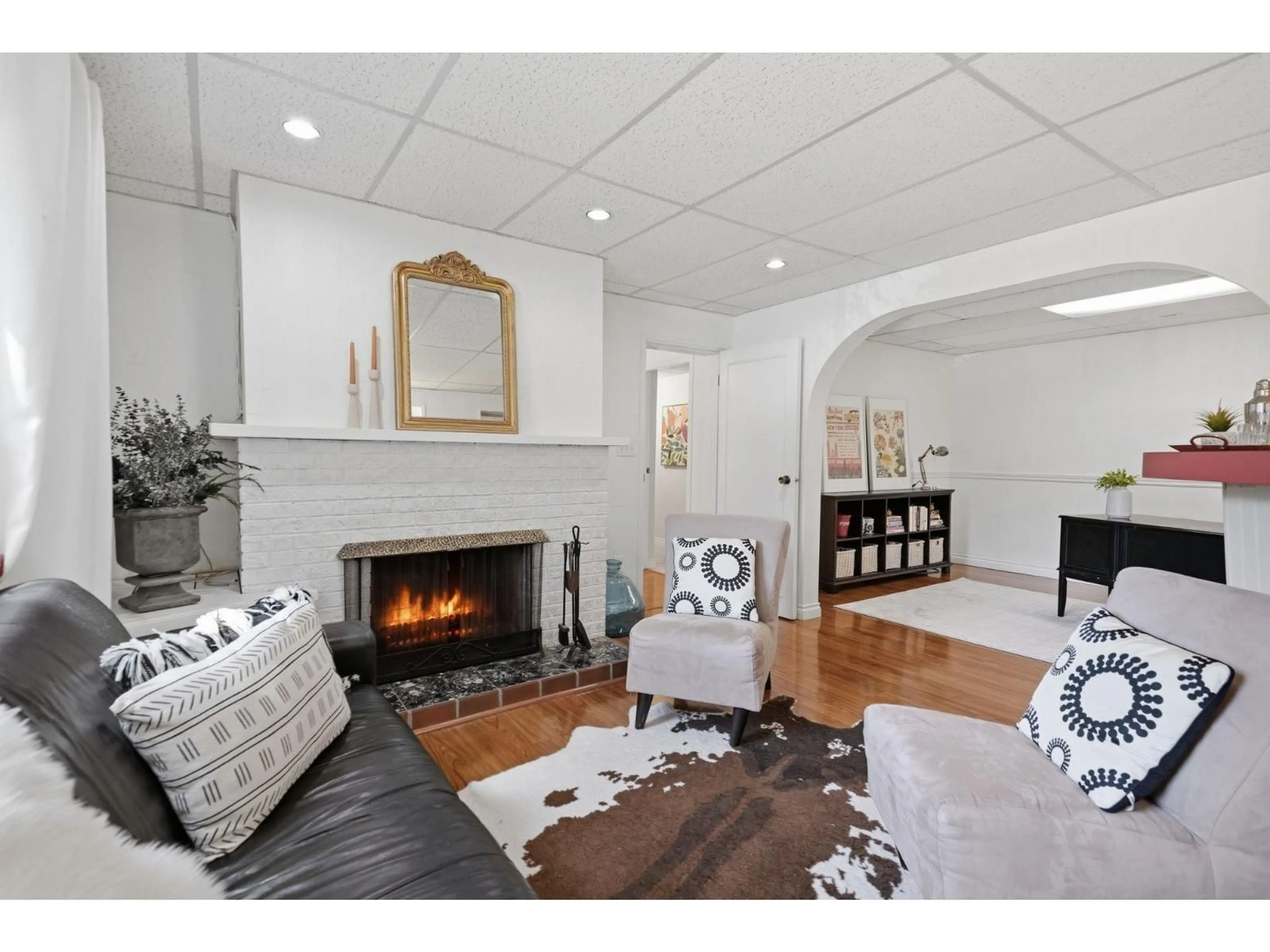 Living room with furniture, unknown for 10659 SANTA MONICA DRIVE, Delta British Columbia V4C1P9