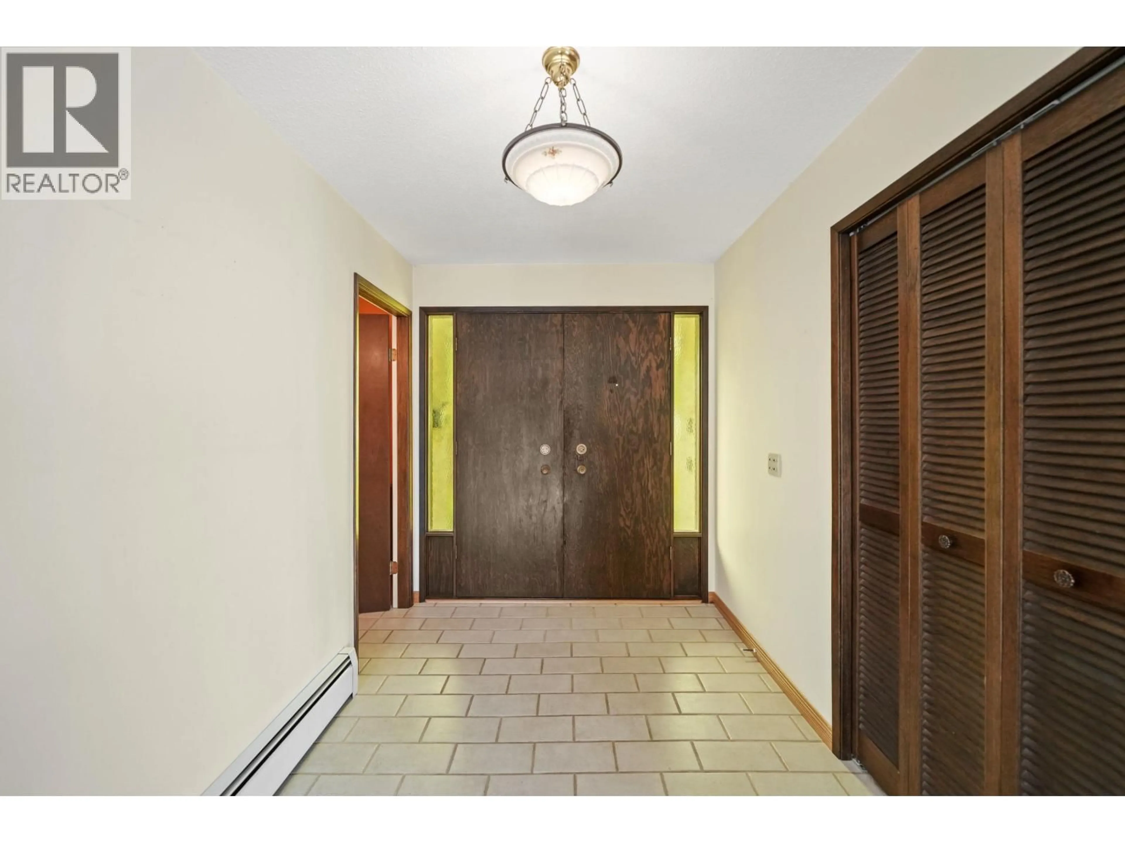 Indoor foyer for 380 METTA STREET, Port Moody British Columbia V3H2Y4