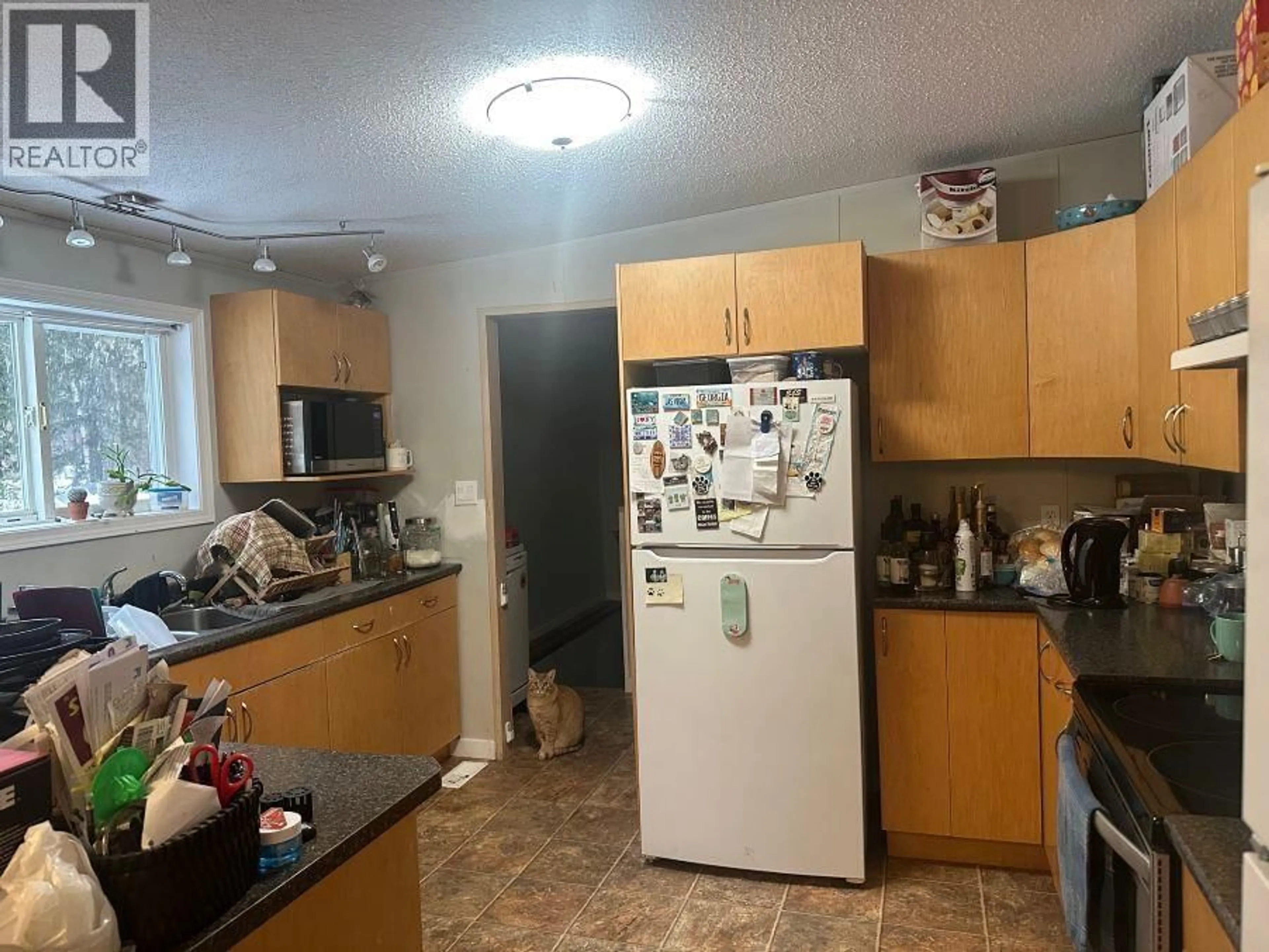 Standard kitchen, unknown for 7900 BLOCK DRIVE, Prince George British Columbia V2K5J1