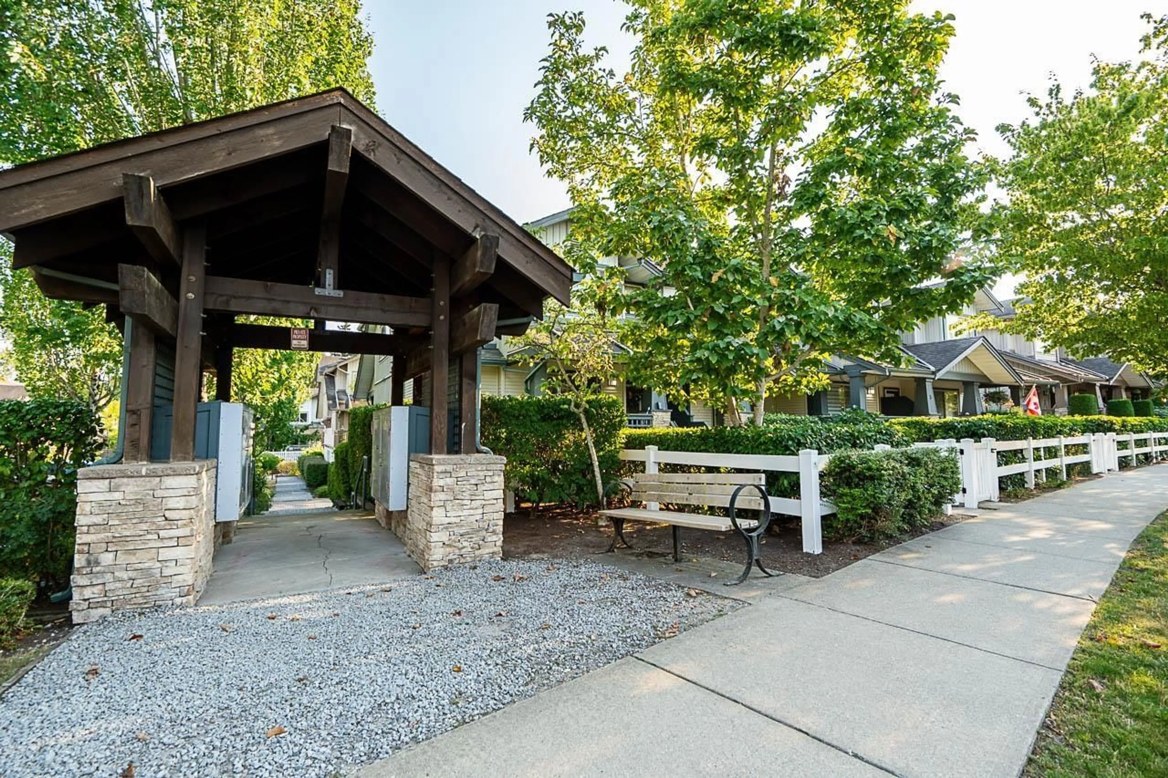 Patio, unknown for 1 - 19250 65 AVENUE, Surrey British Columbia V4N5R7