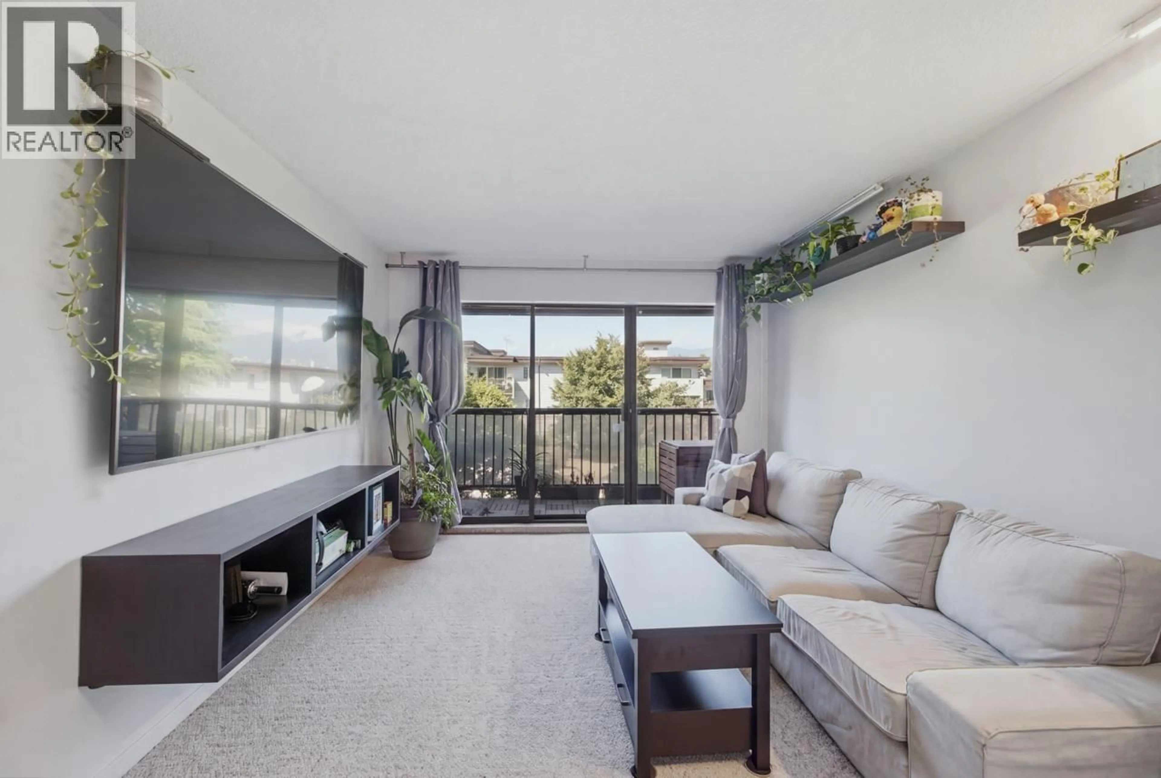 Living room with furniture, unknown for 209 - 2120 2ND AVENUE, Vancouver British Columbia V6K1H6