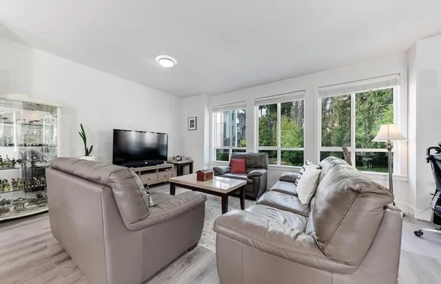 114 - 9688 162A STREET, Surrey 3