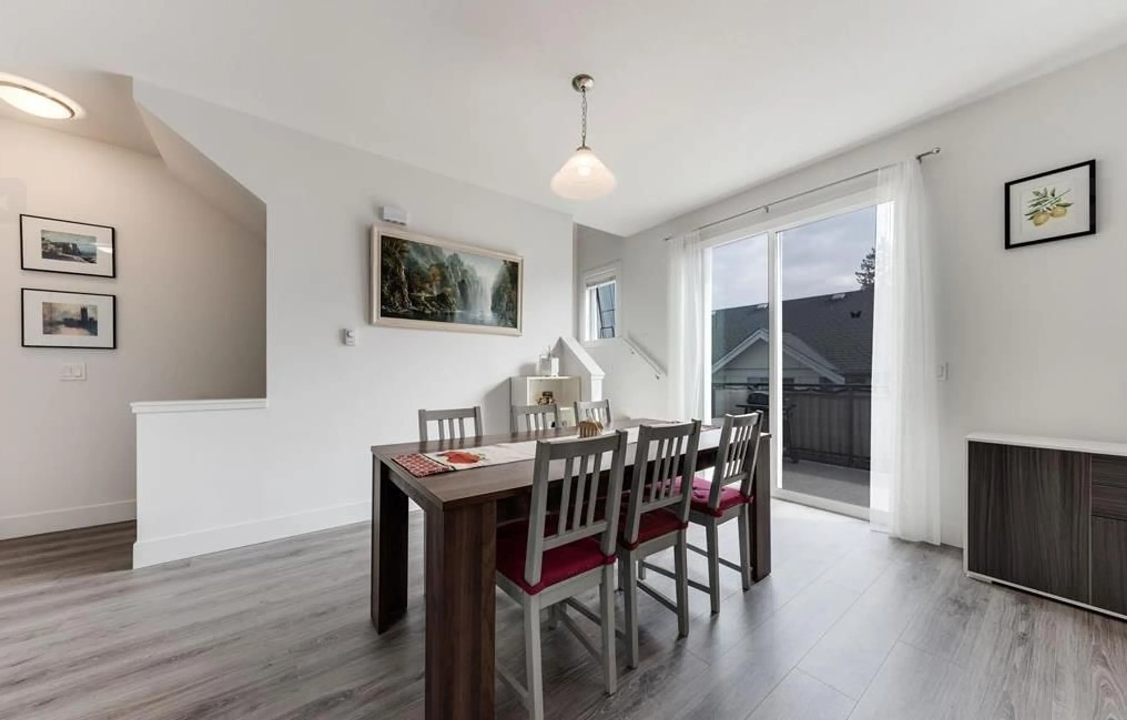 Dining room, wood/laminate floor for 114 - 9688 162A STREET, Surrey British Columbia V4N6V3