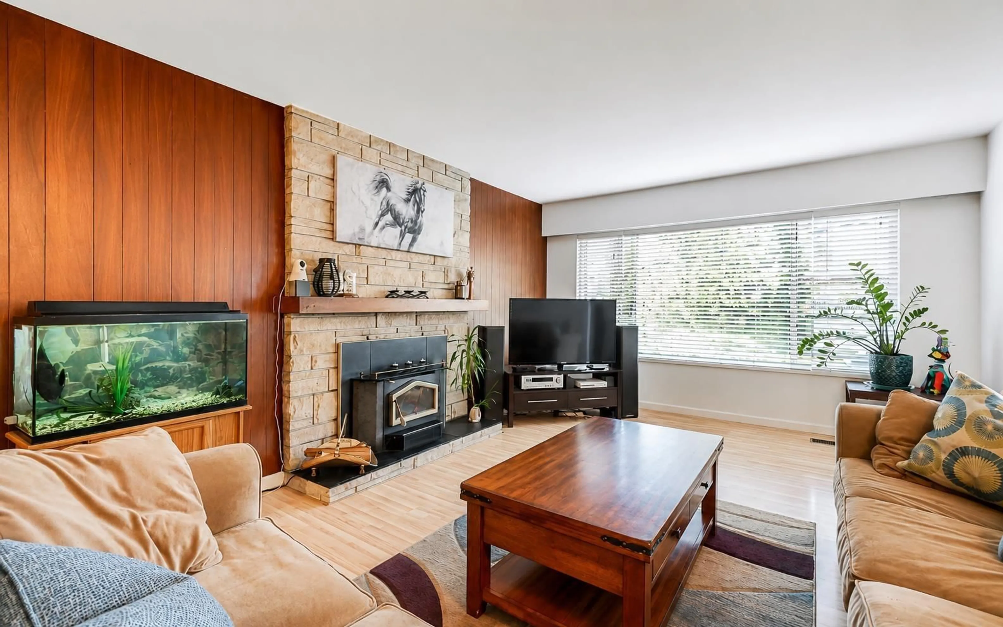 Living room with furniture, wood/laminate floor for 11570 94 AVENUE, Delta British Columbia V4C3R4