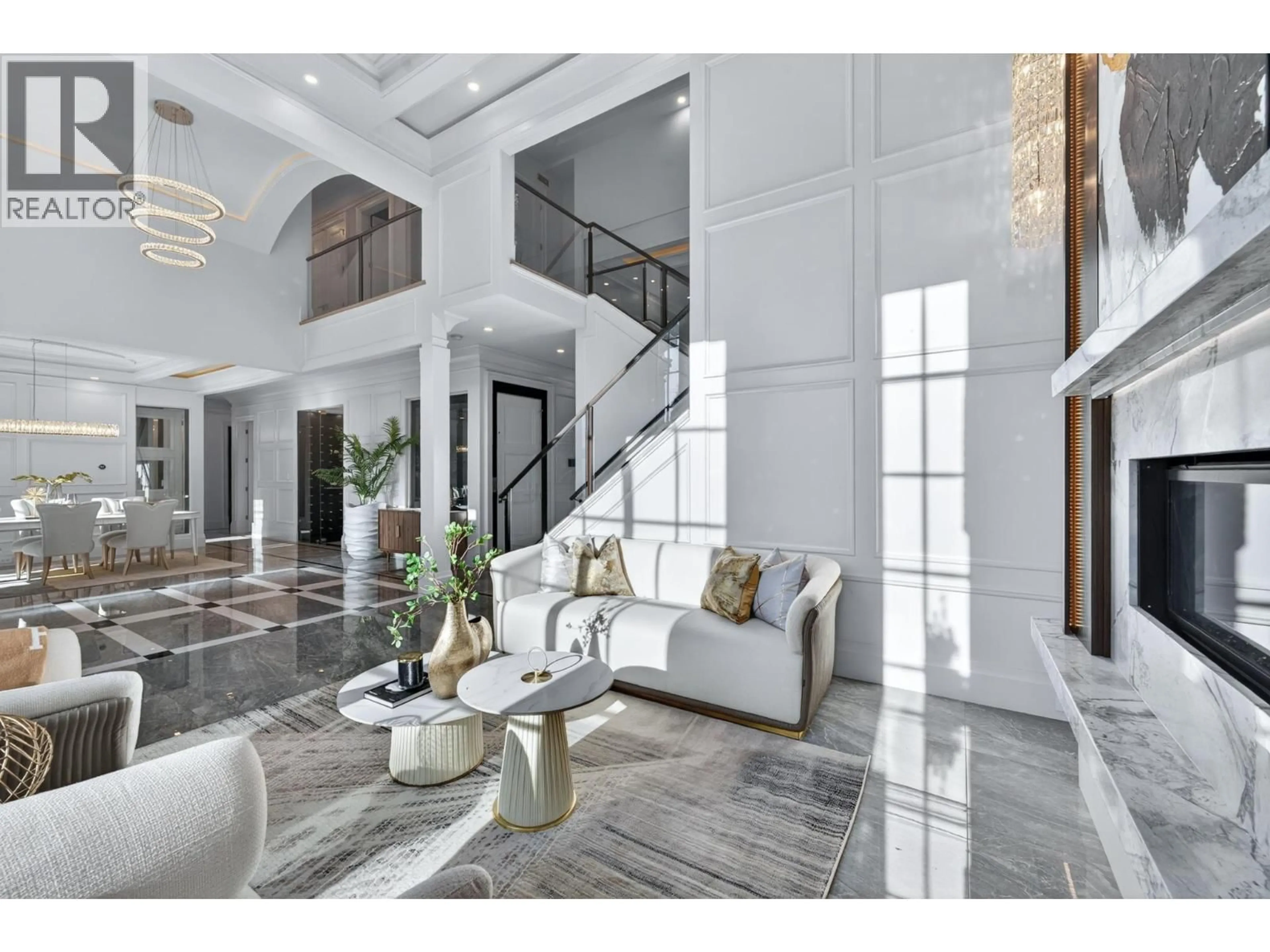 Indoor foyer for 6331 CHATSWORTH ROAD, Richmond British Columbia V7C3S4