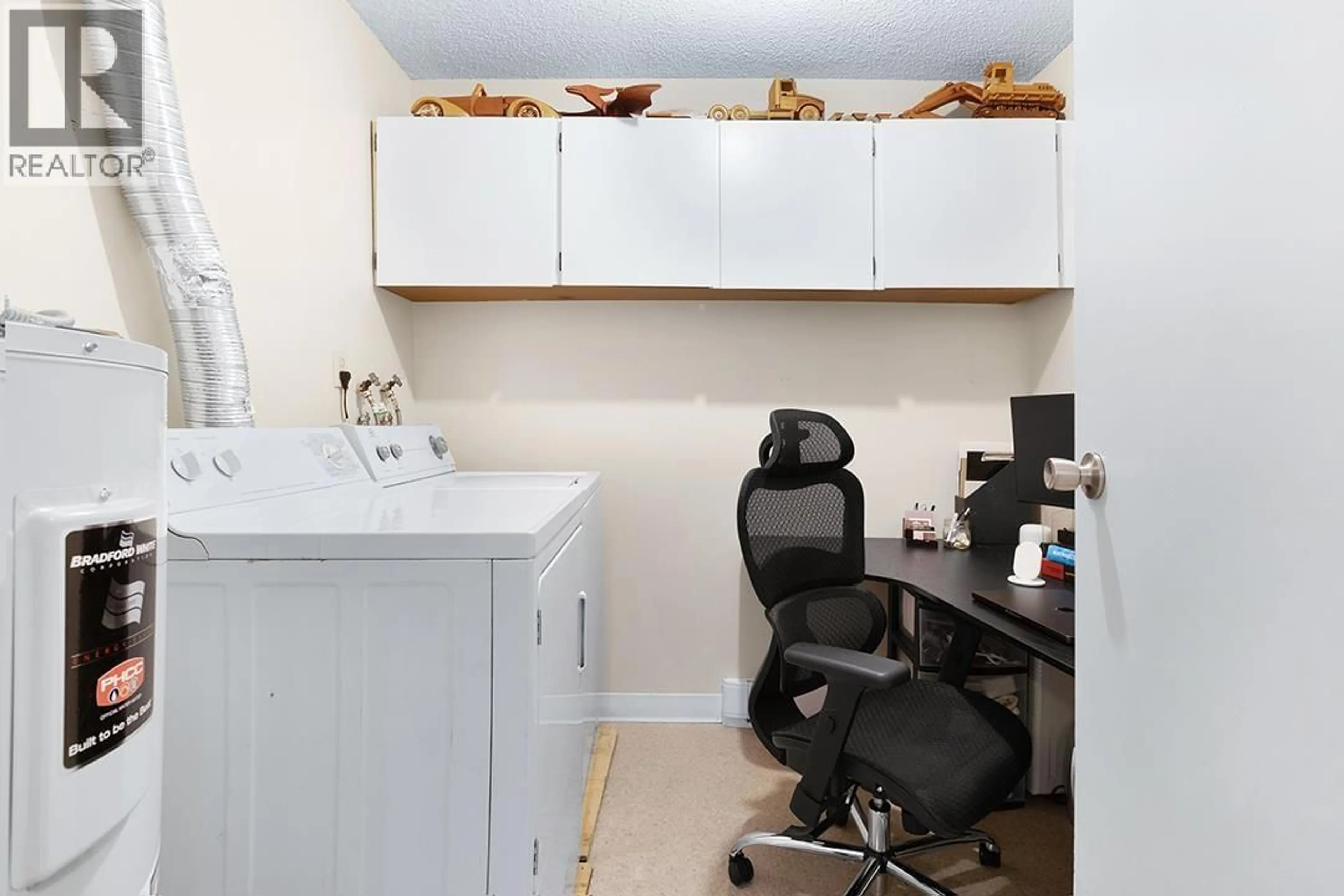 Laundry room for 201 - 9146 SATURNA DRIVE, Burnaby British Columbia V3J7K2