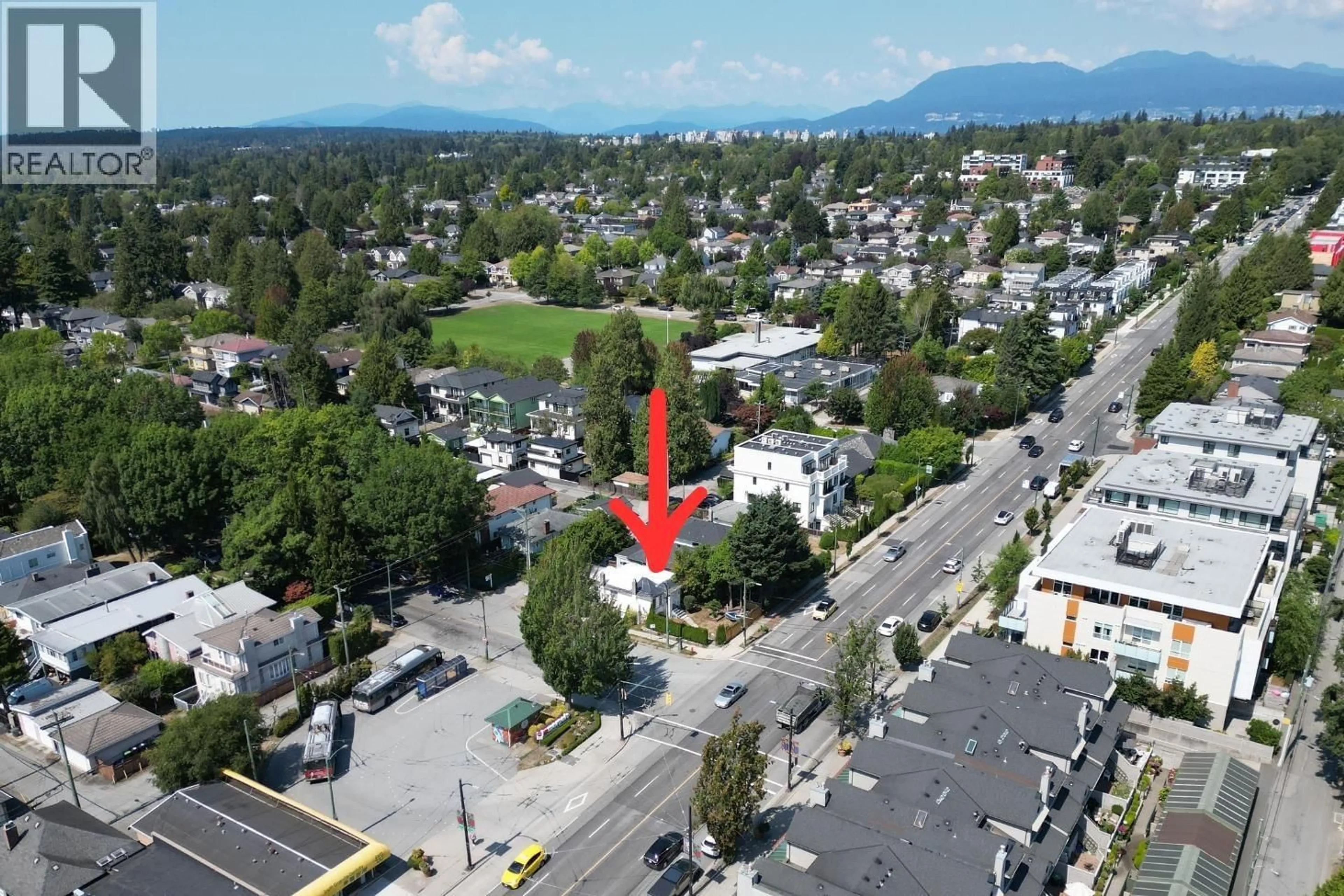 A pic from outside/outdoor area/front of a property/back of a property/a pic from drone, mountain view for 7895 GRANVILLE STREET, Vancouver British Columbia V6P4Z1