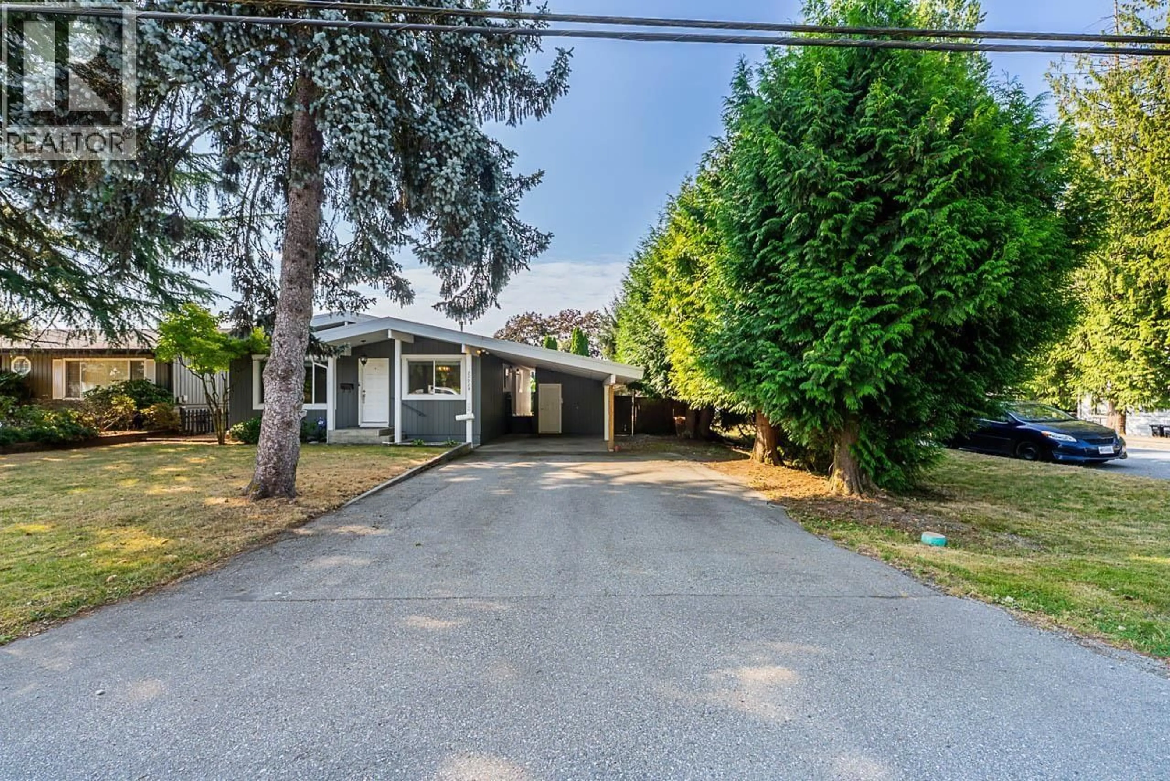 A pic from outside/outdoor area/front of a property/back of a property/a pic from drone, street for 22928 117 AVENUE, Maple Ridge British Columbia V2X2K1