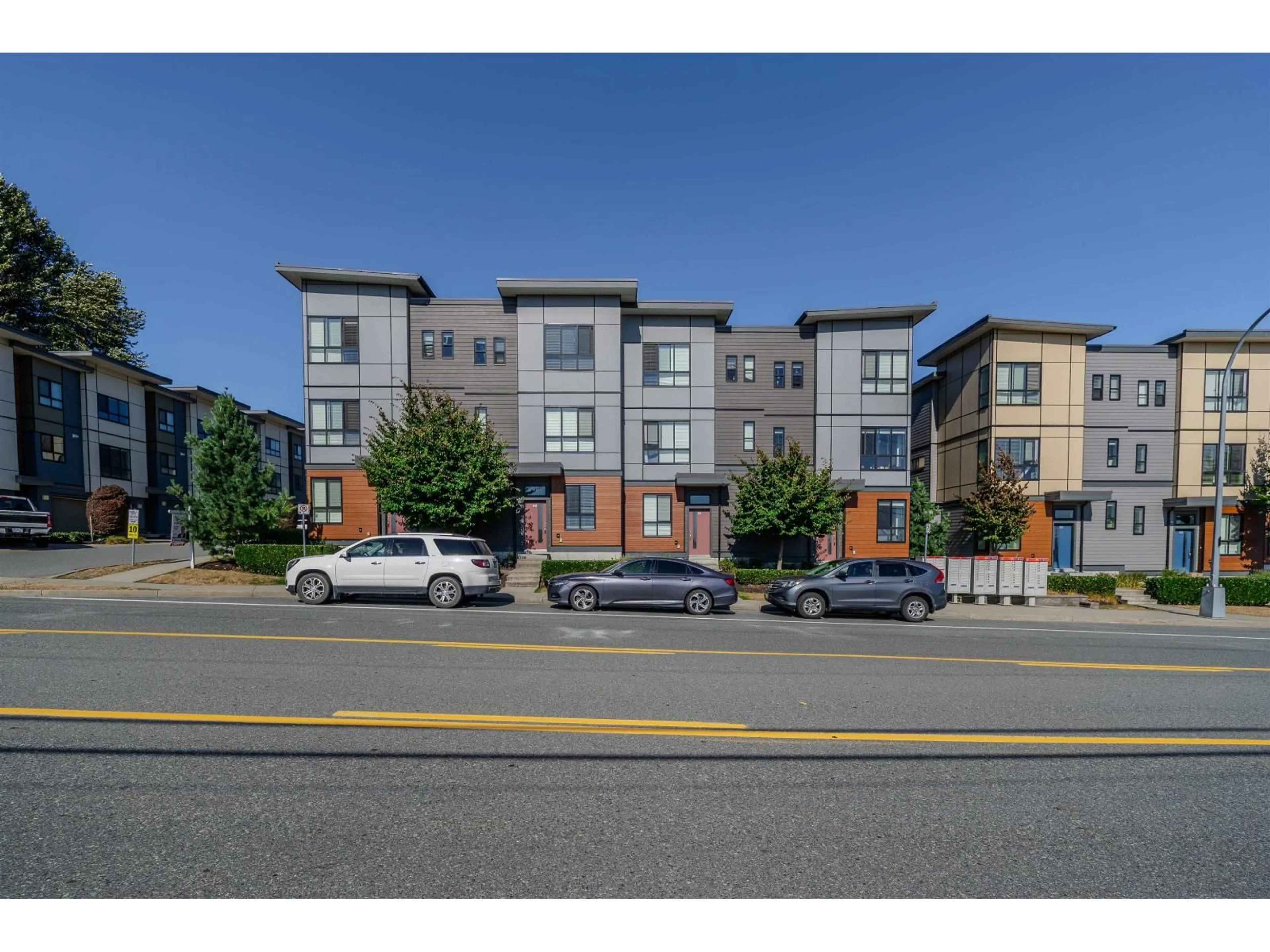 Unknown for 2 - 1938 NORTH PARALLEL ROAD, Abbotsford British Columbia V3G0H1