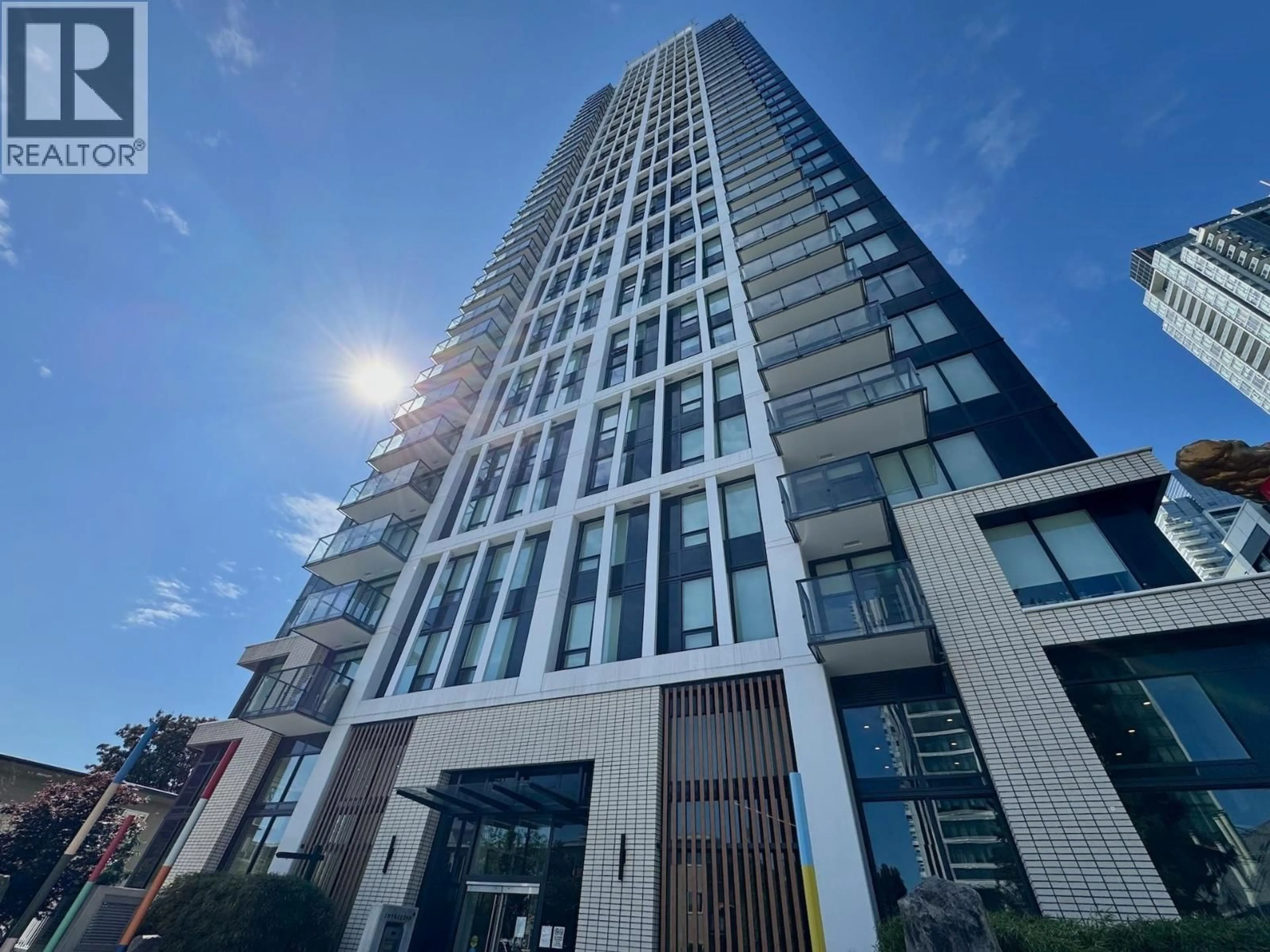 A pic from outside/outdoor area/front of a property/back of a property/a pic from drone, building for 1702 - 6537 TELFORD AVENUE, Burnaby British Columbia V5H0K9