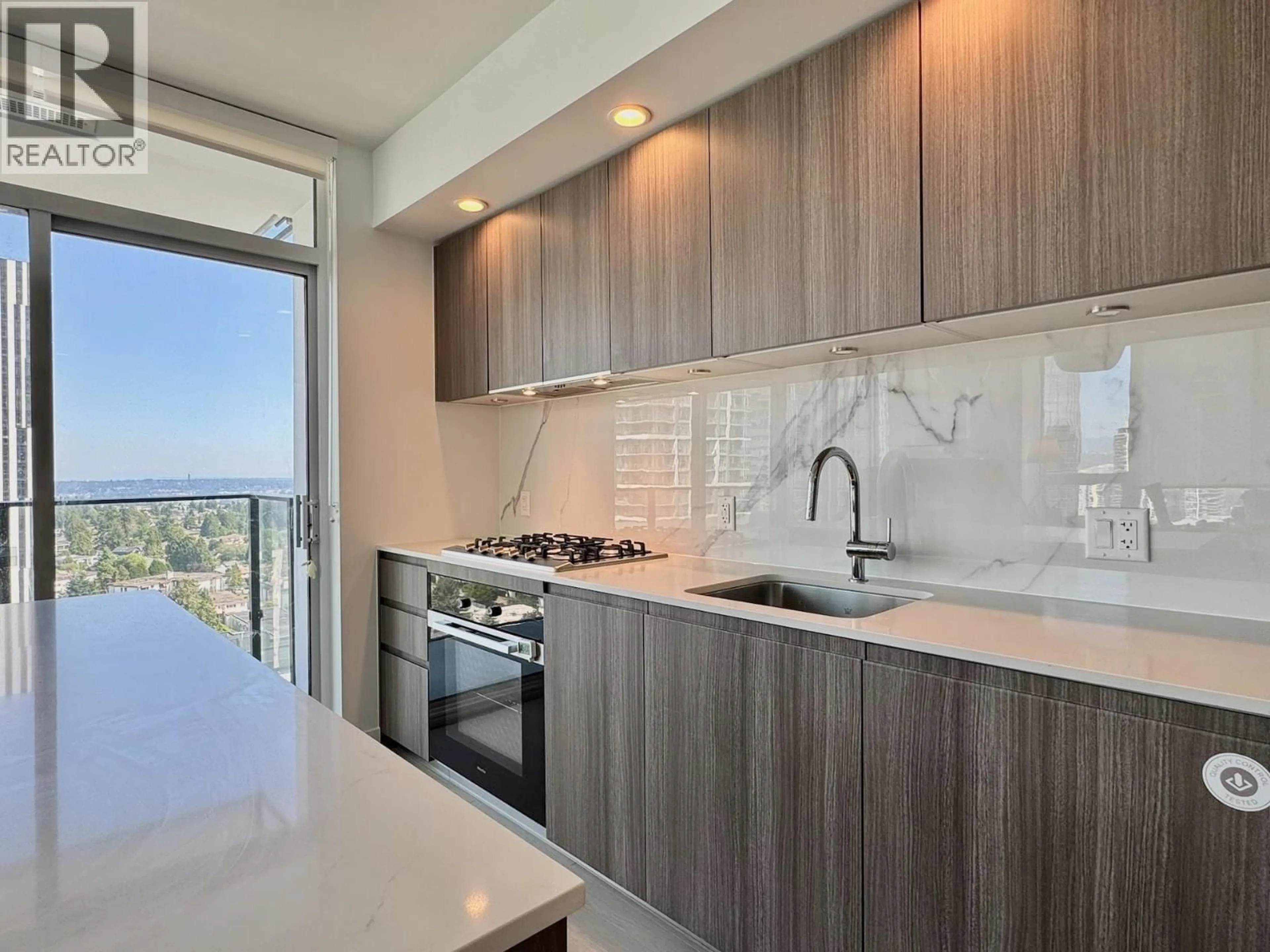 Standard kitchen, unknown for 1702 - 6537 TELFORD AVENUE, Burnaby British Columbia V5H0K9