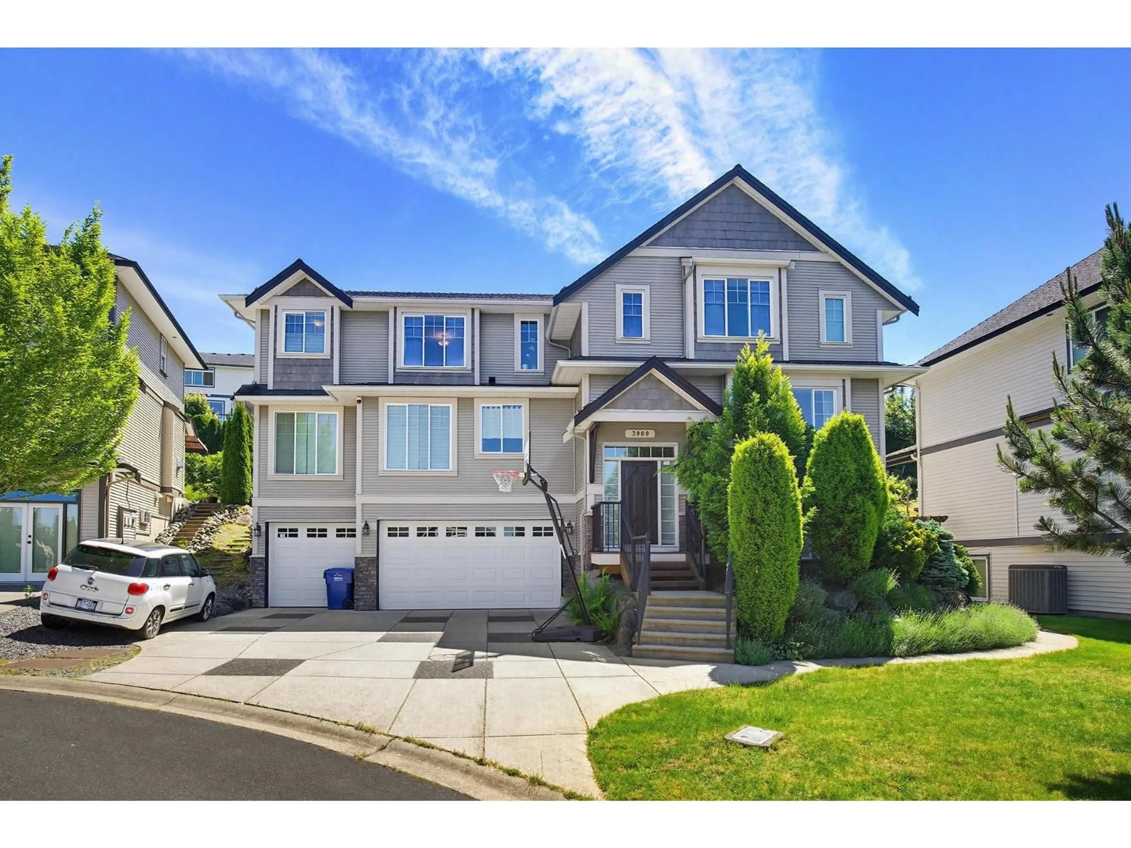 Home with vinyl exterior material, street for 3980 KALEIGH COURT, Abbotsford British Columbia V3G3E3