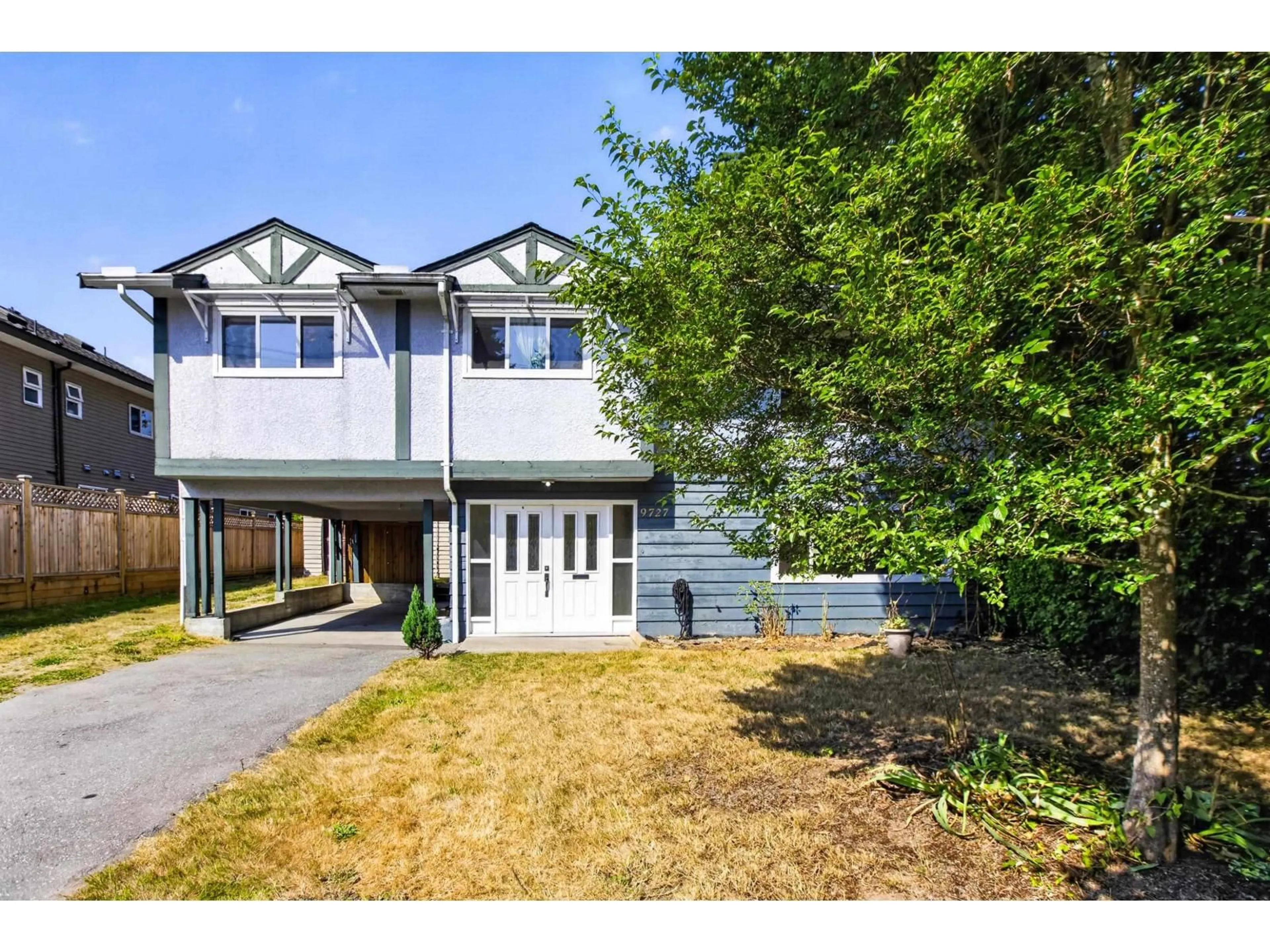 A pic from outside/outdoor area/front of a property/back of a property/a pic from drone, street for 9727 121 STREET, Surrey British Columbia V3V4J6