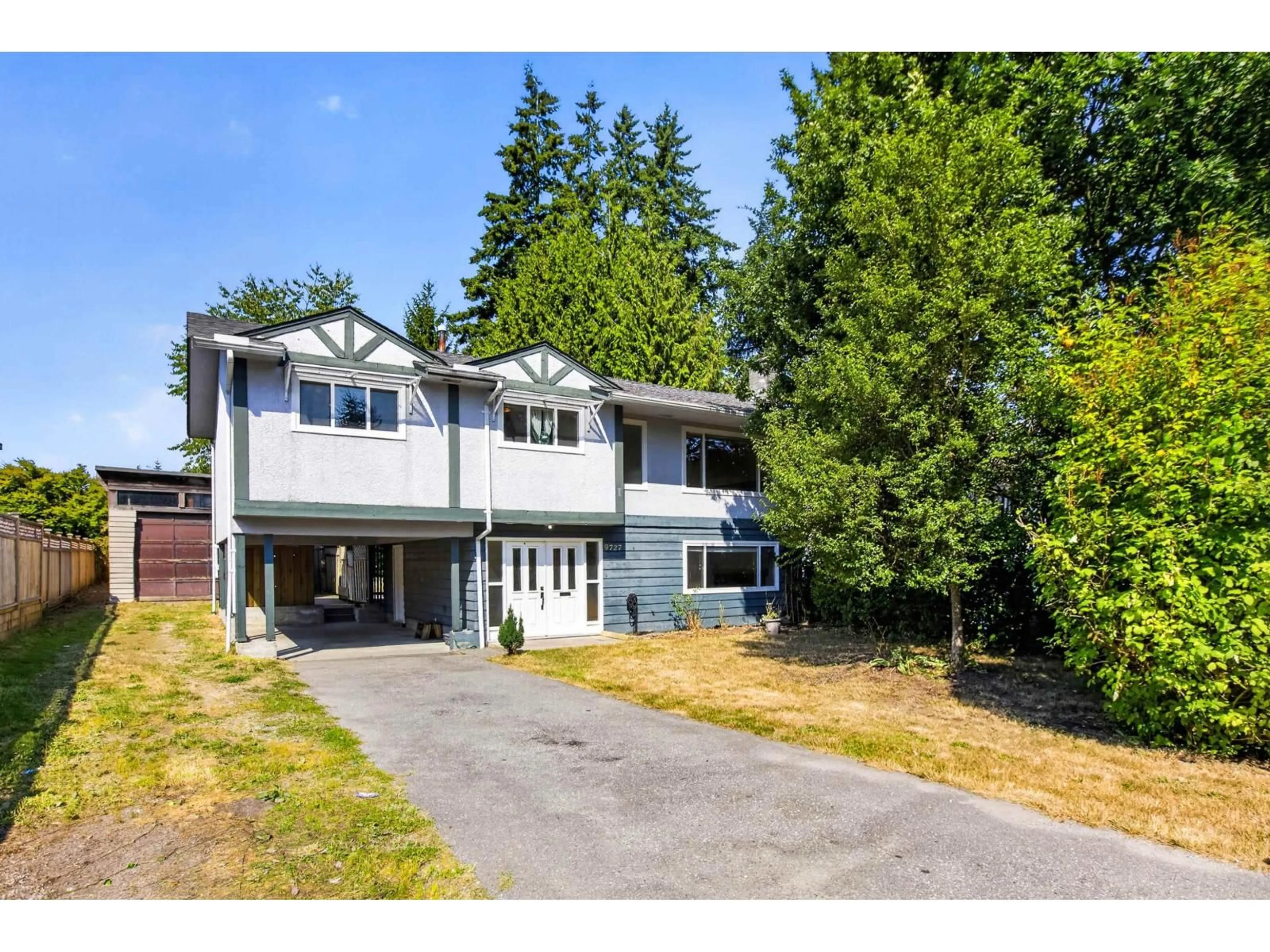 A pic from outside/outdoor area/front of a property/back of a property/a pic from drone, street for 9727 121 STREET, Surrey British Columbia V3V4J6