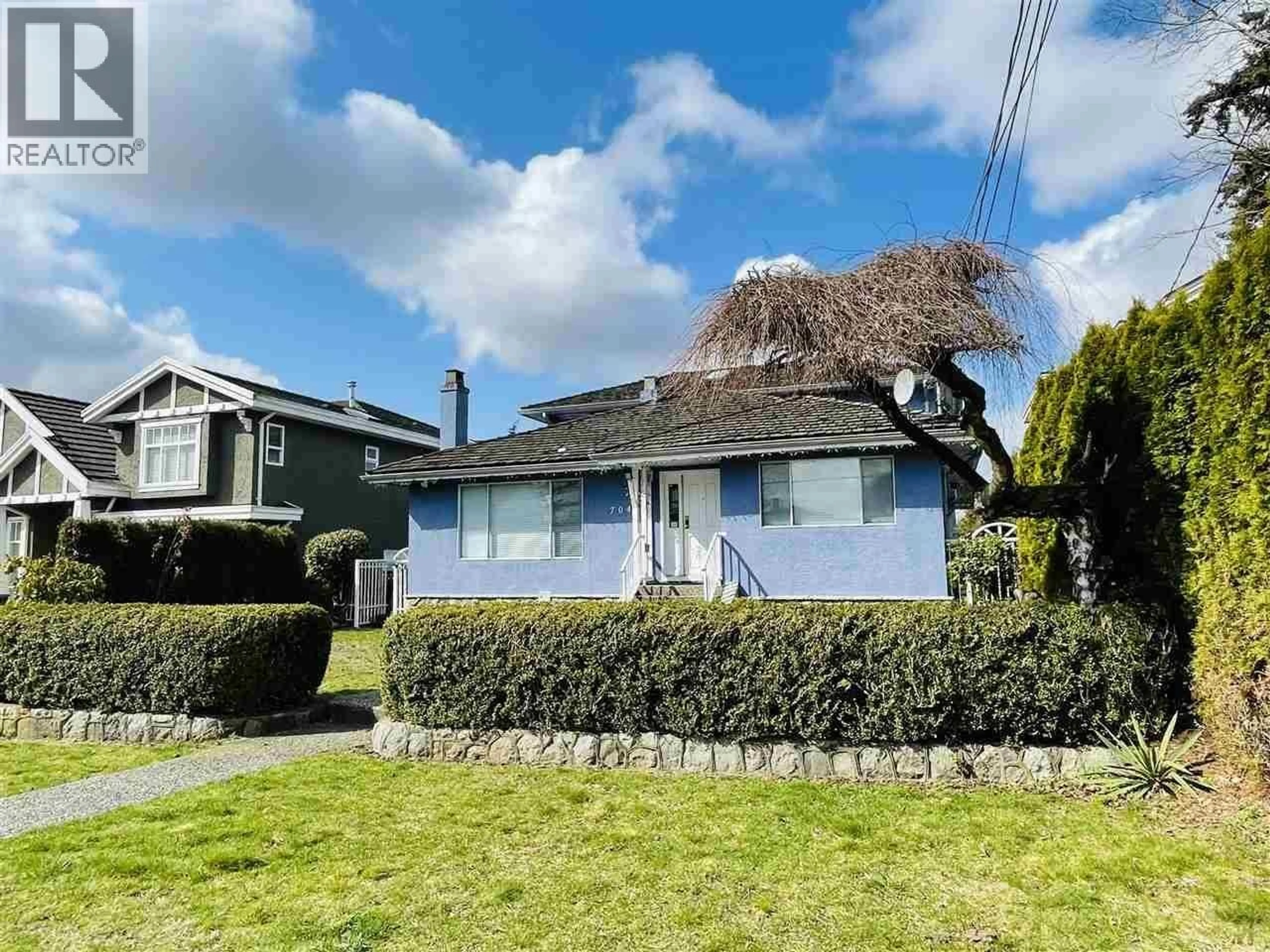 A pic from outside/outdoor area/front of a property/back of a property/a pic from drone, street for 7041 WILLINGDON AVENUE, Burnaby British Columbia V5J3R4