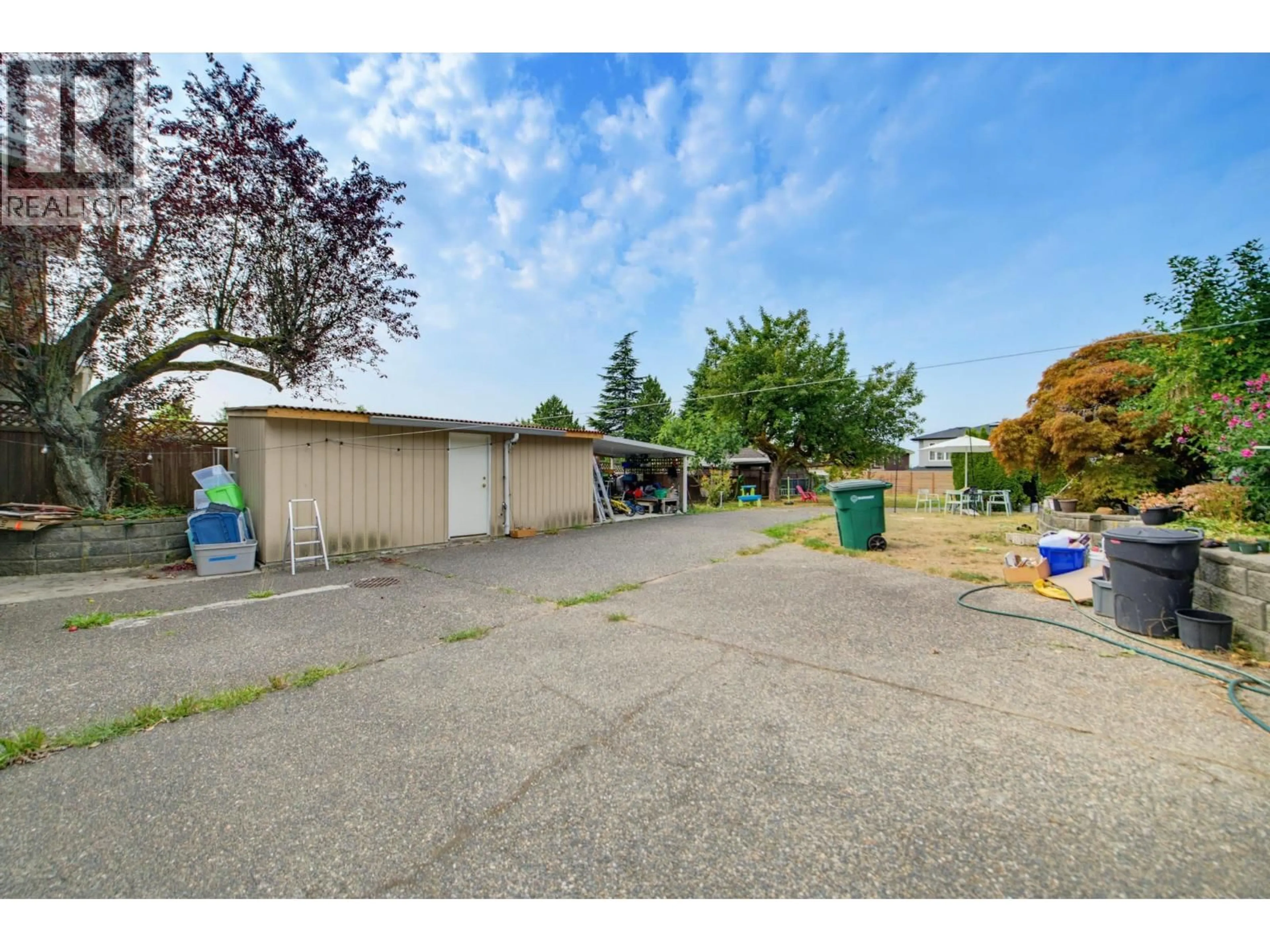 A pic from outside/outdoor area/front of a property/back of a property/a pic from drone, street for 7041 WILLINGDON AVENUE, Burnaby British Columbia V5J3R4
