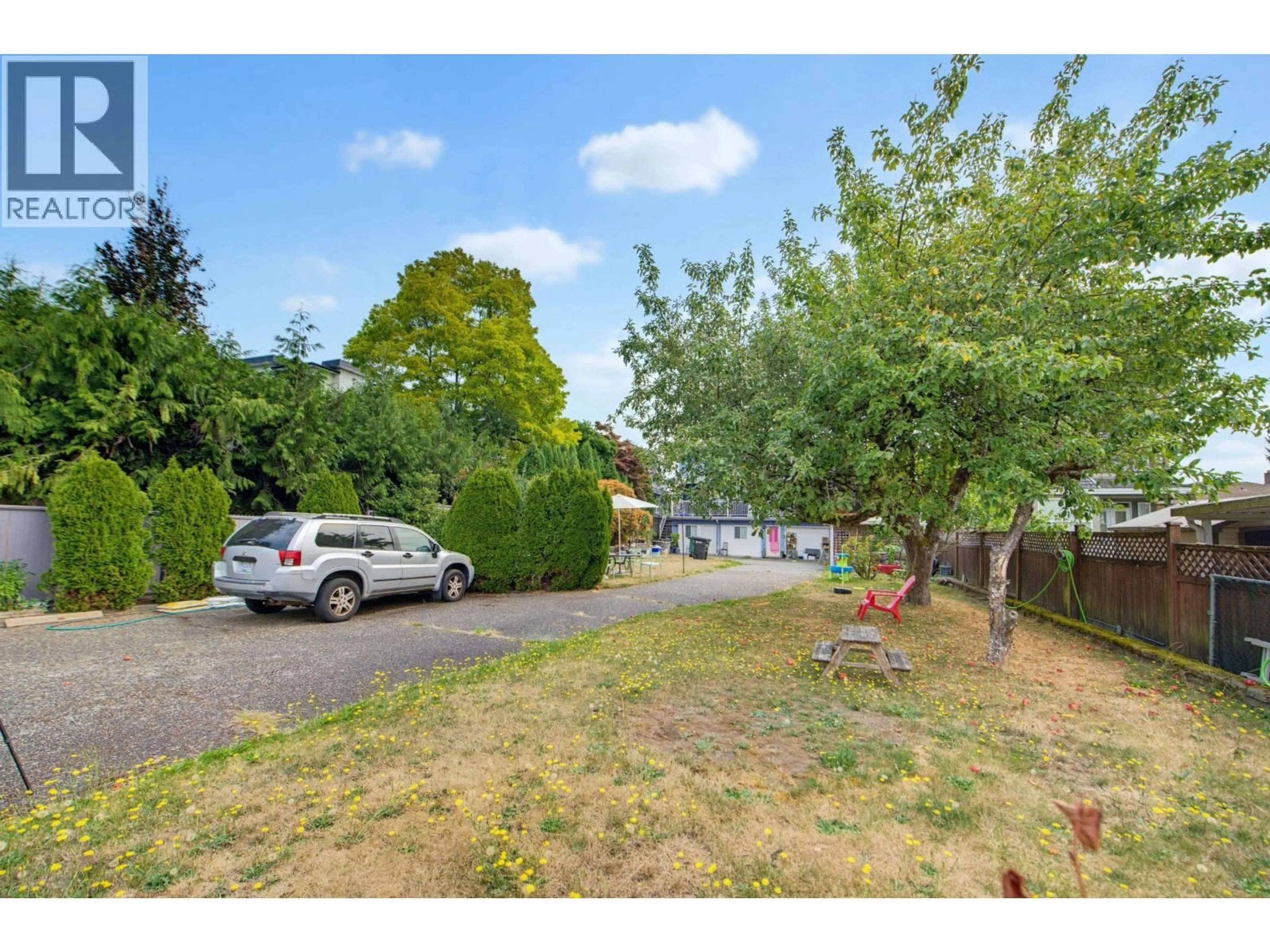 A pic from outside/outdoor area/front of a property/back of a property/a pic from drone, street for 7041 WILLINGDON AVENUE, Burnaby British Columbia V5J3R4