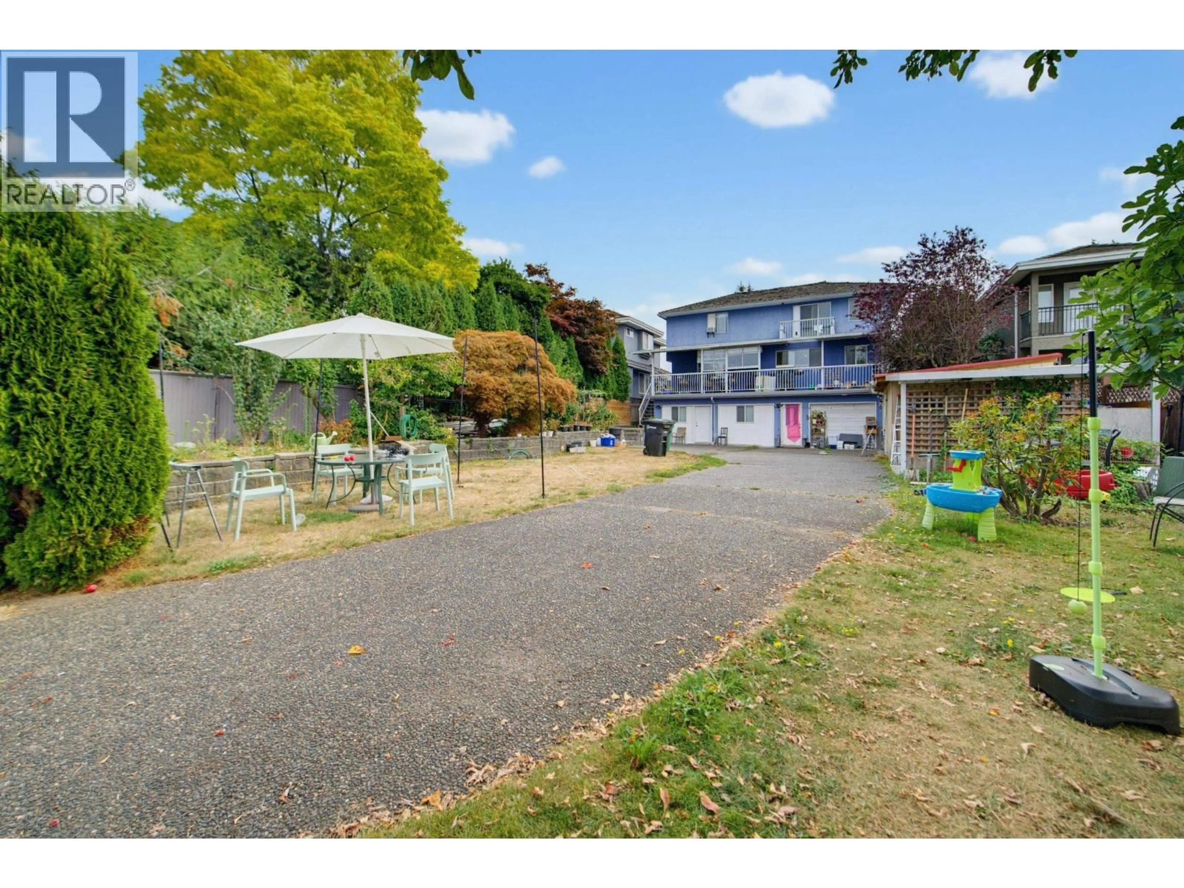 A pic from outside/outdoor area/front of a property/back of a property/a pic from drone, street for 7041 WILLINGDON AVENUE, Burnaby British Columbia V5J3R4