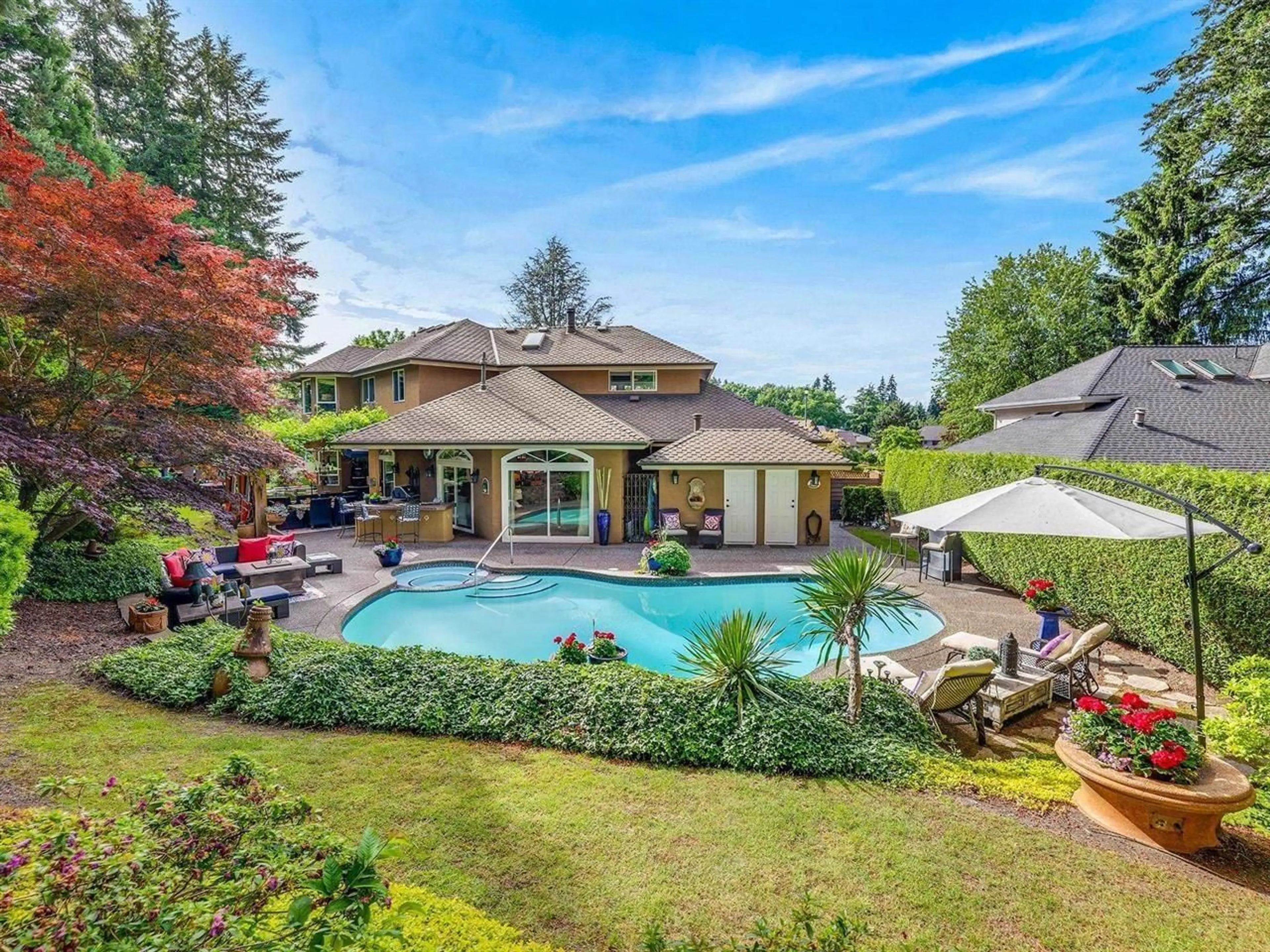 A pic from outside/outdoor area/front of a property/back of a property/a pic from drone, water/lake/river/ocean view for 2908 140B STREET, Surrey British Columbia V4P2J8