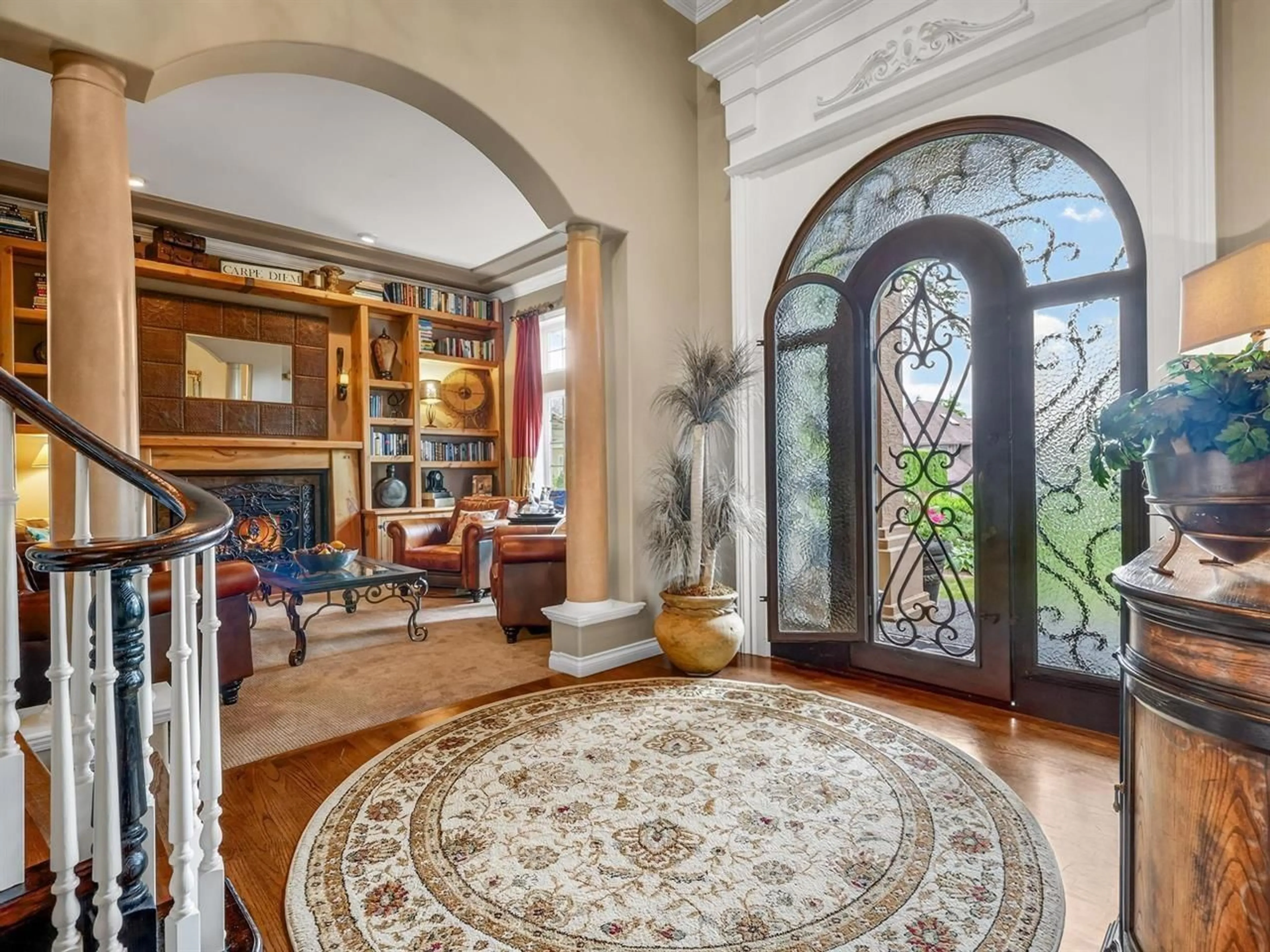 Indoor foyer for 2908 140B STREET, Surrey British Columbia V4P2J8