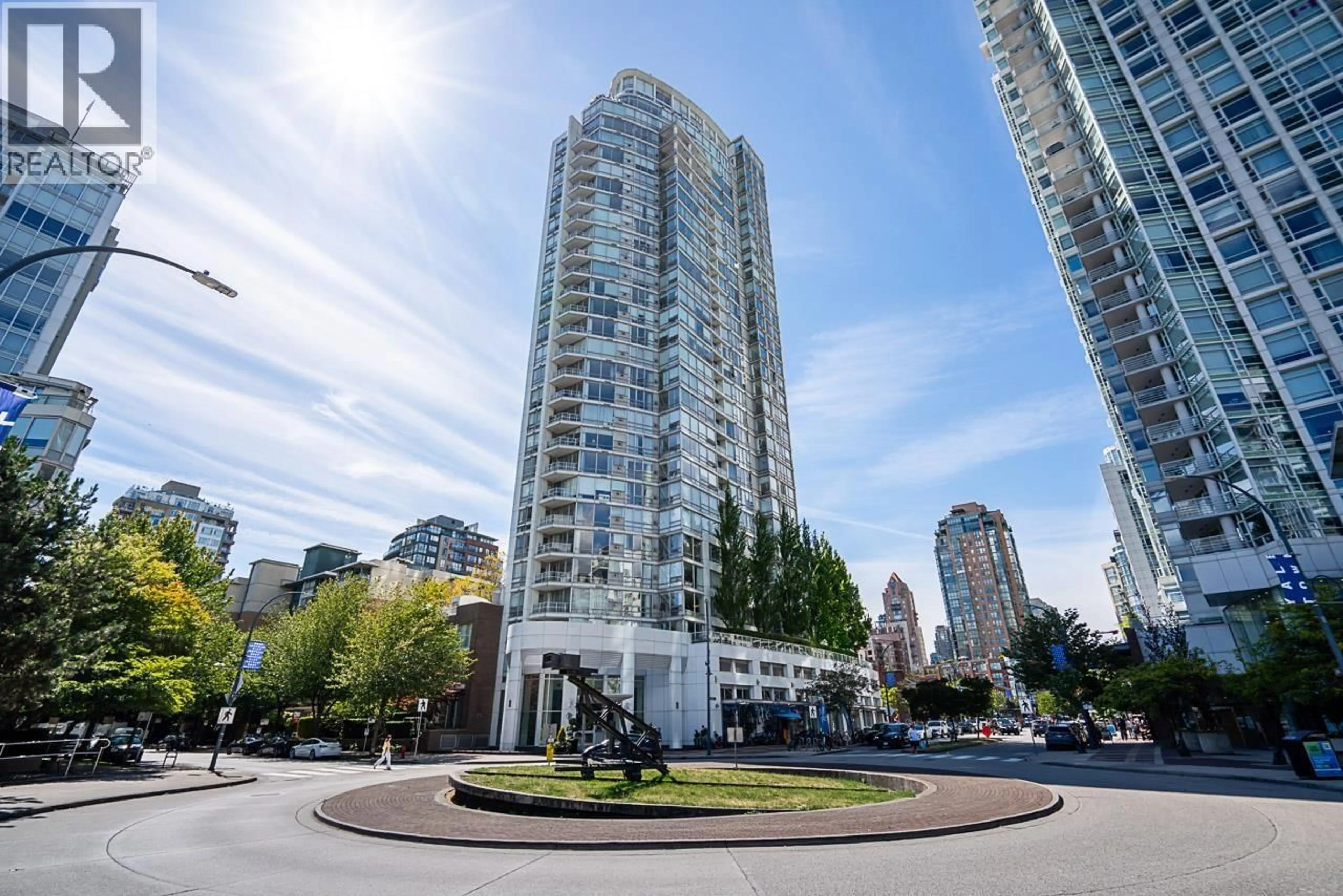 Patio, street for 505 - 1201 MARINASIDE CRESCENT, Vancouver British Columbia V6Z2V2
