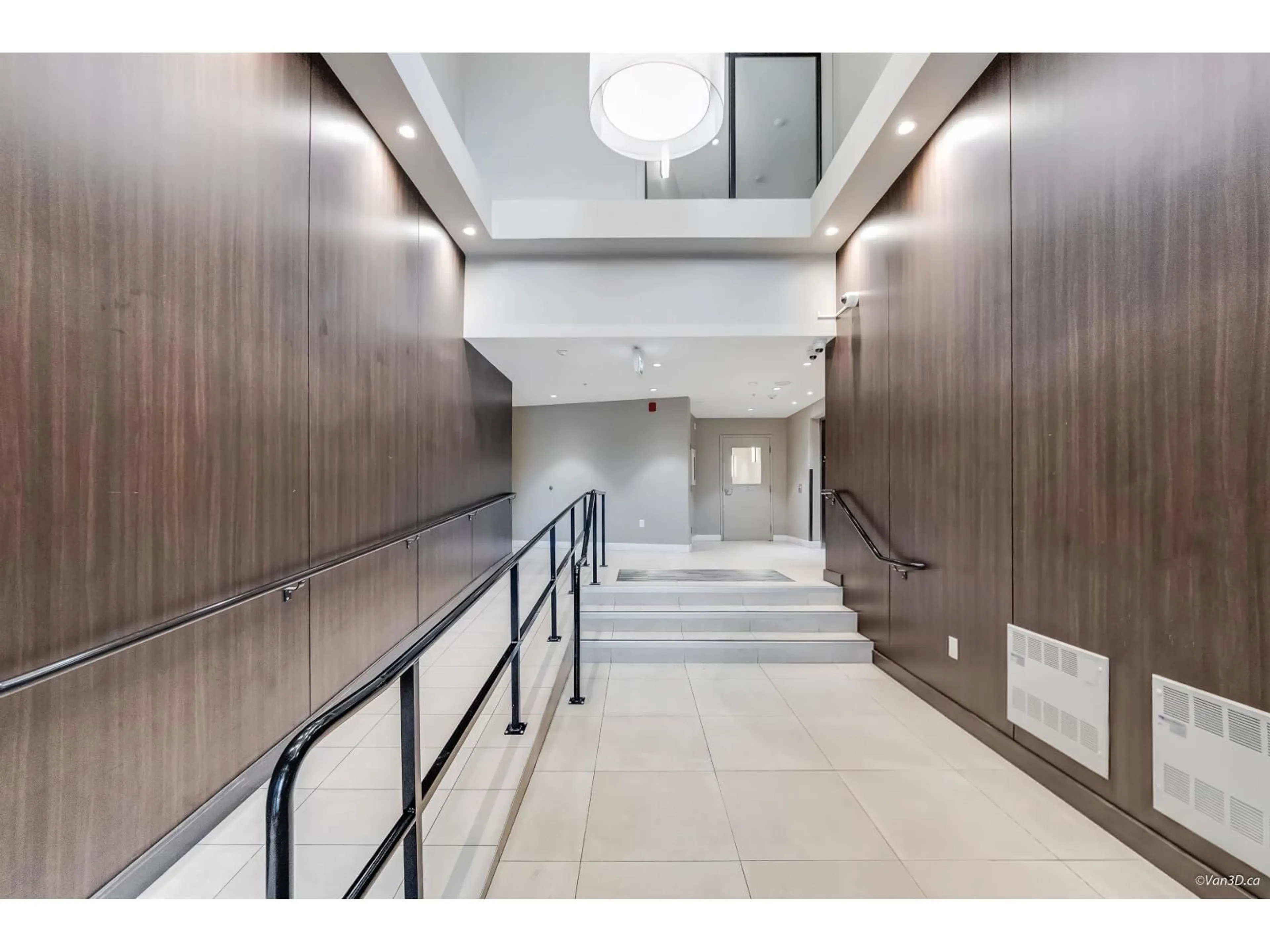Indoor foyer for 608 - 11077 RAVINE ROAD, Surrey British Columbia V3T5S2