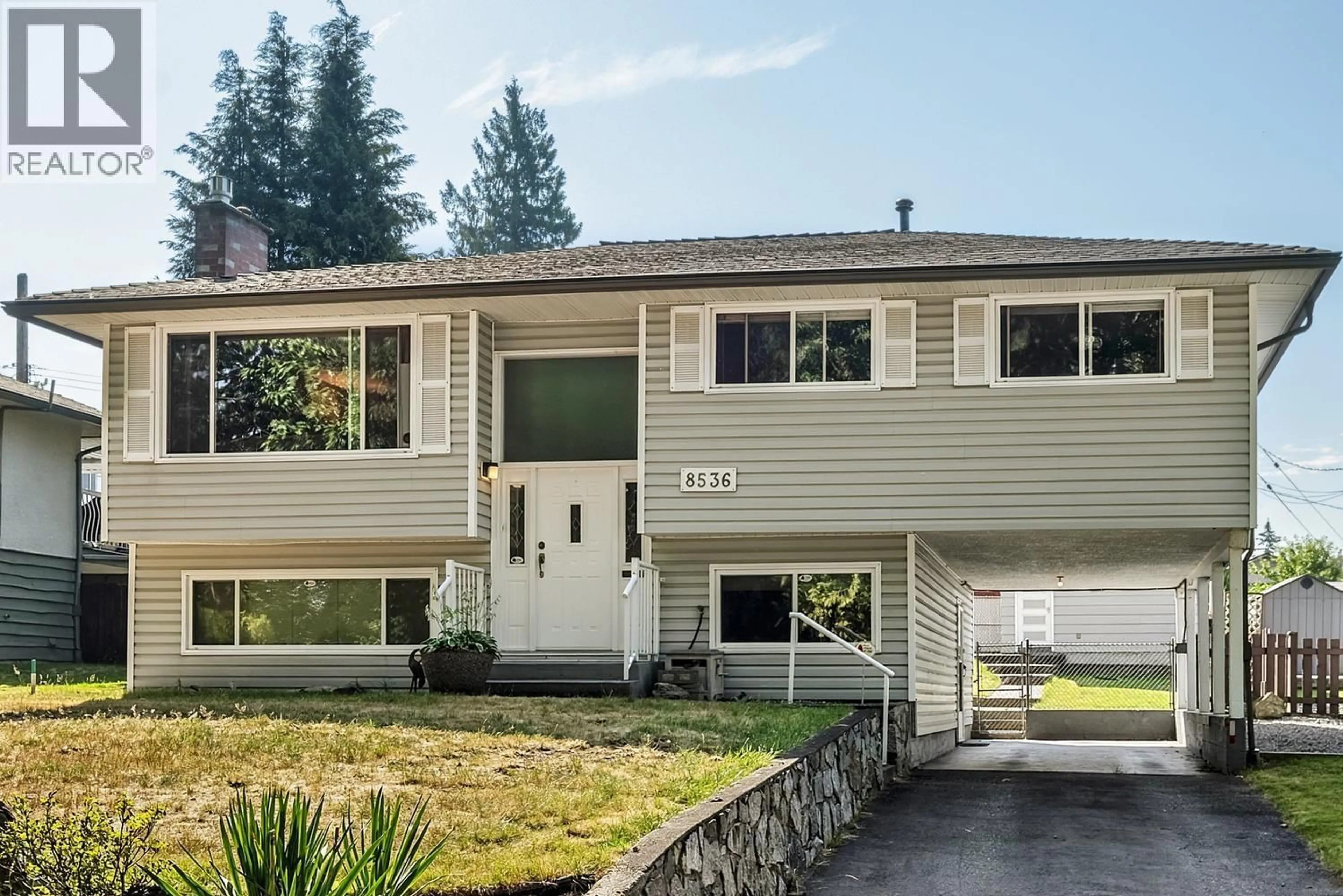 Home with vinyl exterior material, unknown for 8536 16TH AVENUE, Burnaby British Columbia V3N1S5