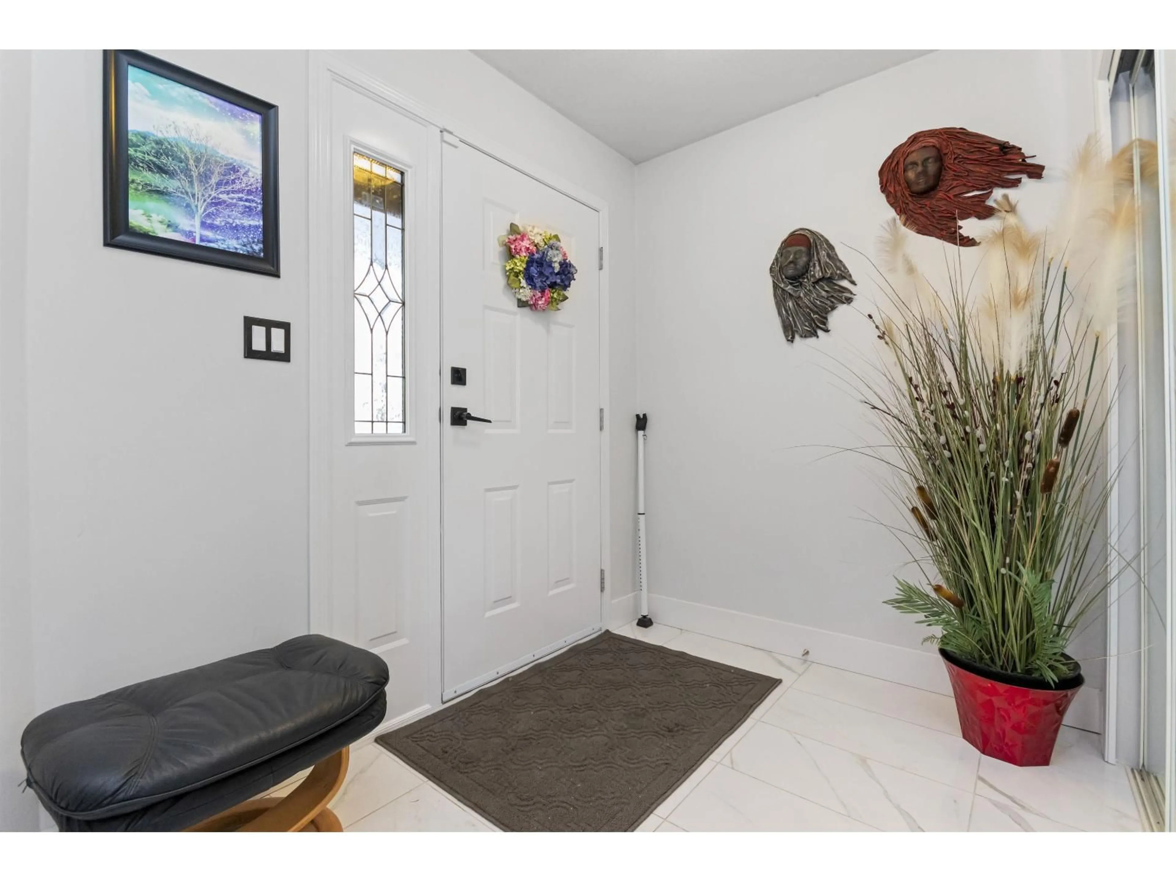 Indoor entryway for 407 - 19645 64 AVENUE, Langley British Columbia V2Y1L2