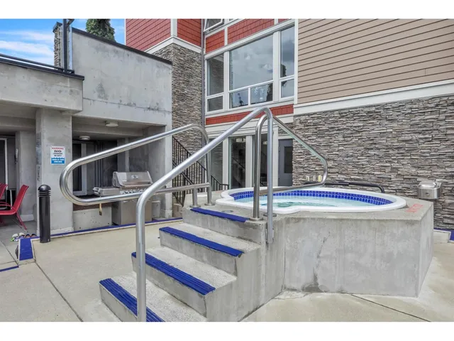 115 - 2242 WHATCOM ROAD, Abbotsford 2