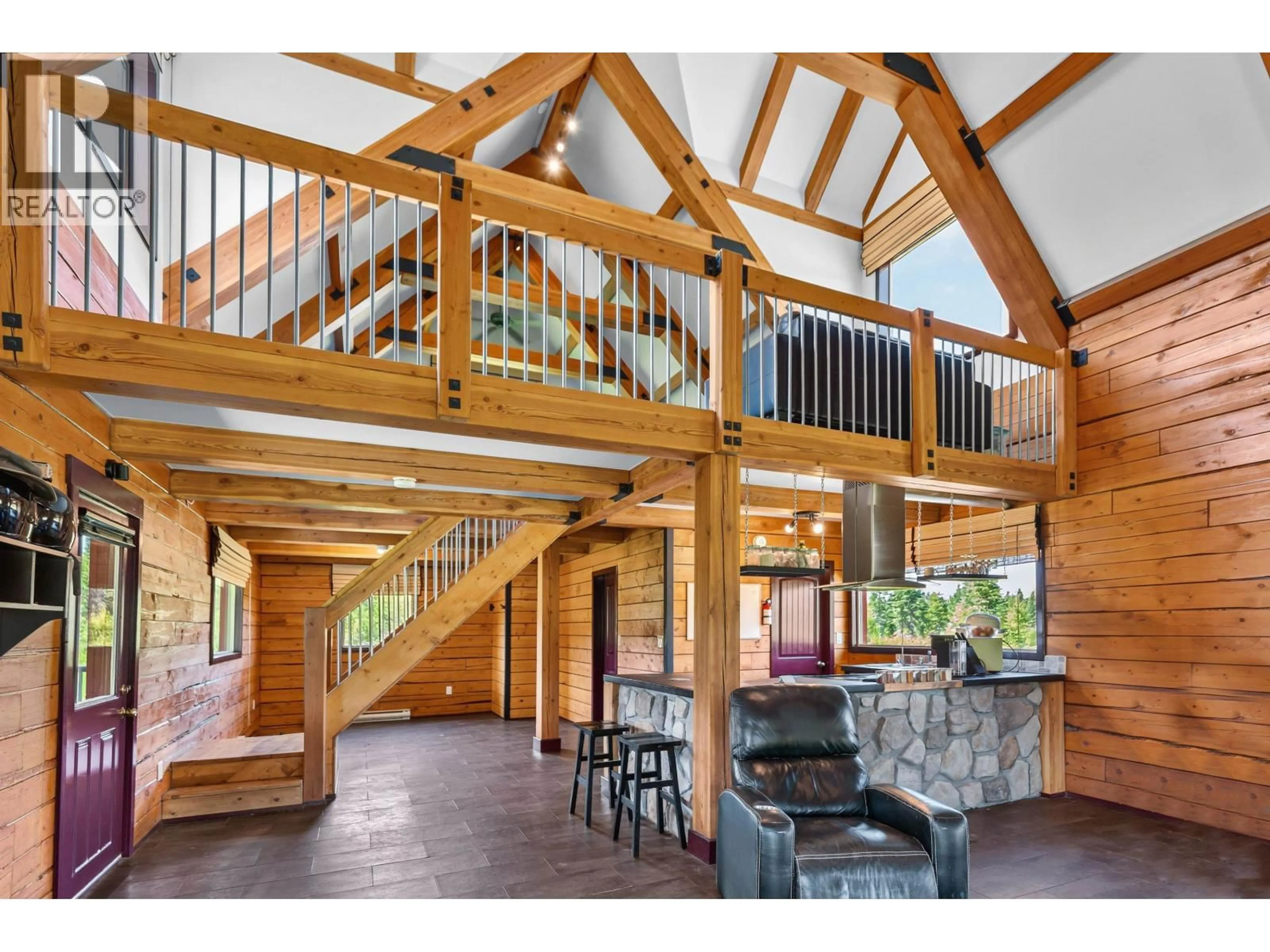 Indoor foyer for 8170 LOOS ROAD, Prince George British Columbia V0J3E0