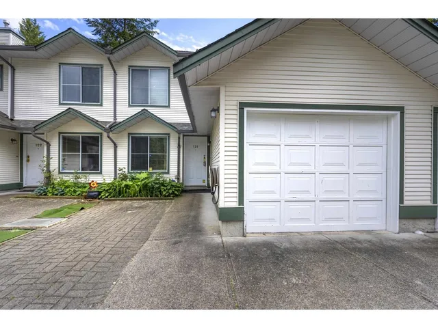 121 - 8655 KING GEORGE BOULEVARD, Surrey 4