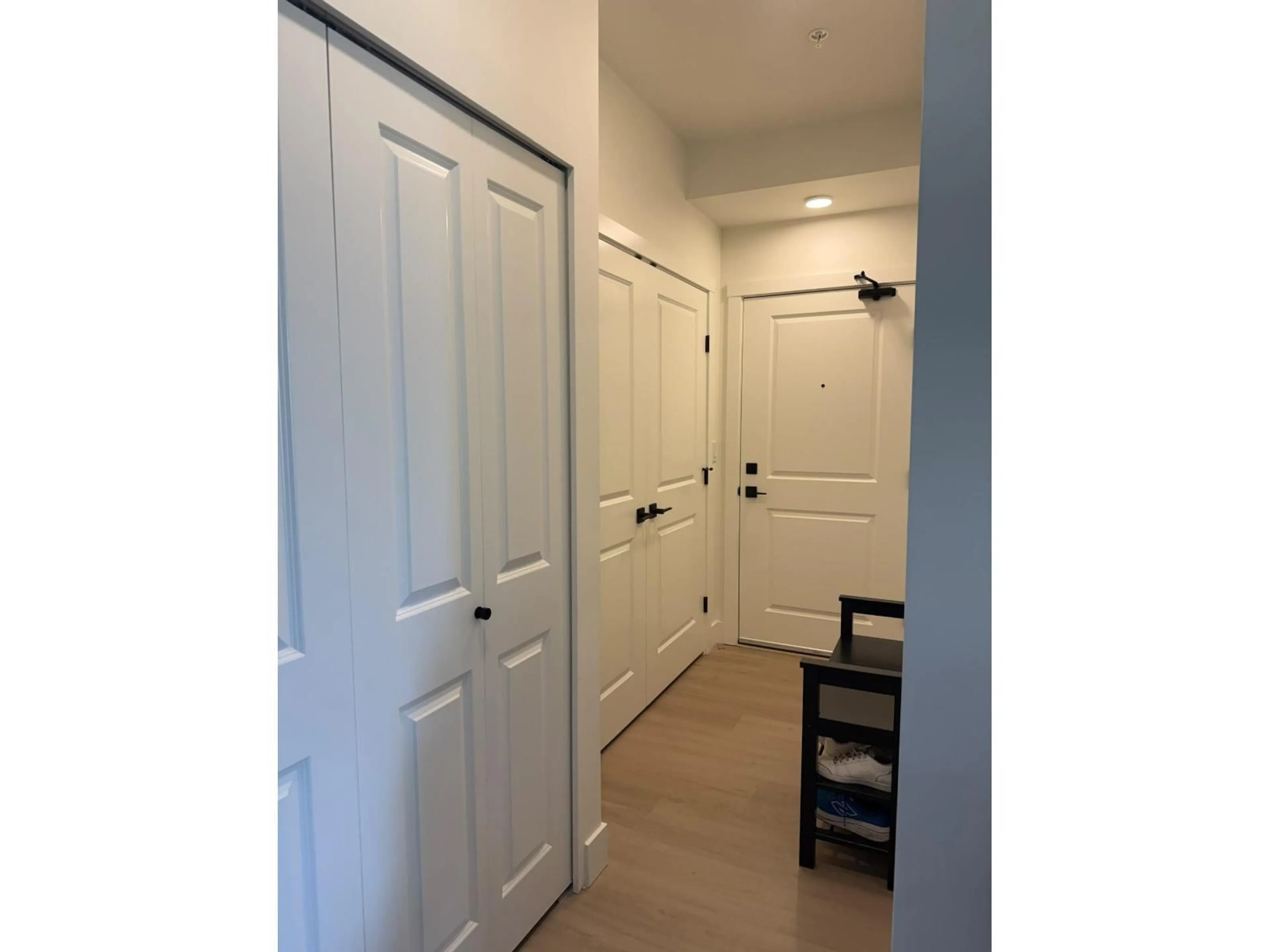 Indoor entryway for 207 - 3528 146A STREET, Surrey British Columbia V4P0H4