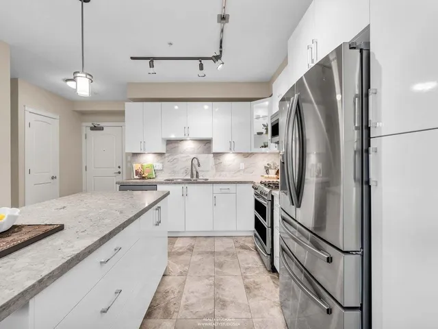 109 - 14588 MCDOUGALL DRIVE, White Rock 2