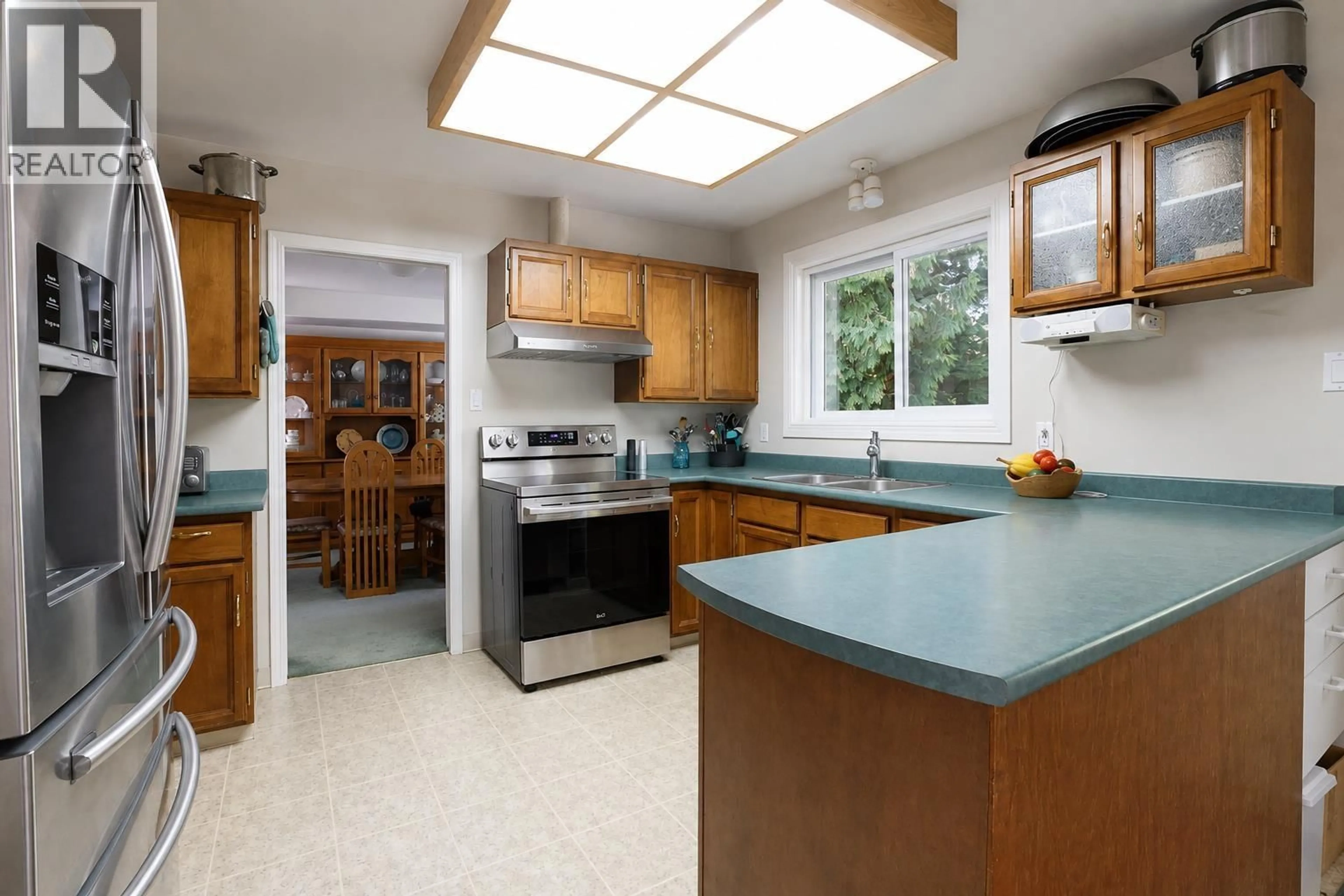 Standard kitchen, ceramic/tile floor for 163 HALIBUT STREET, Kitimat British Columbia V8C2K6
