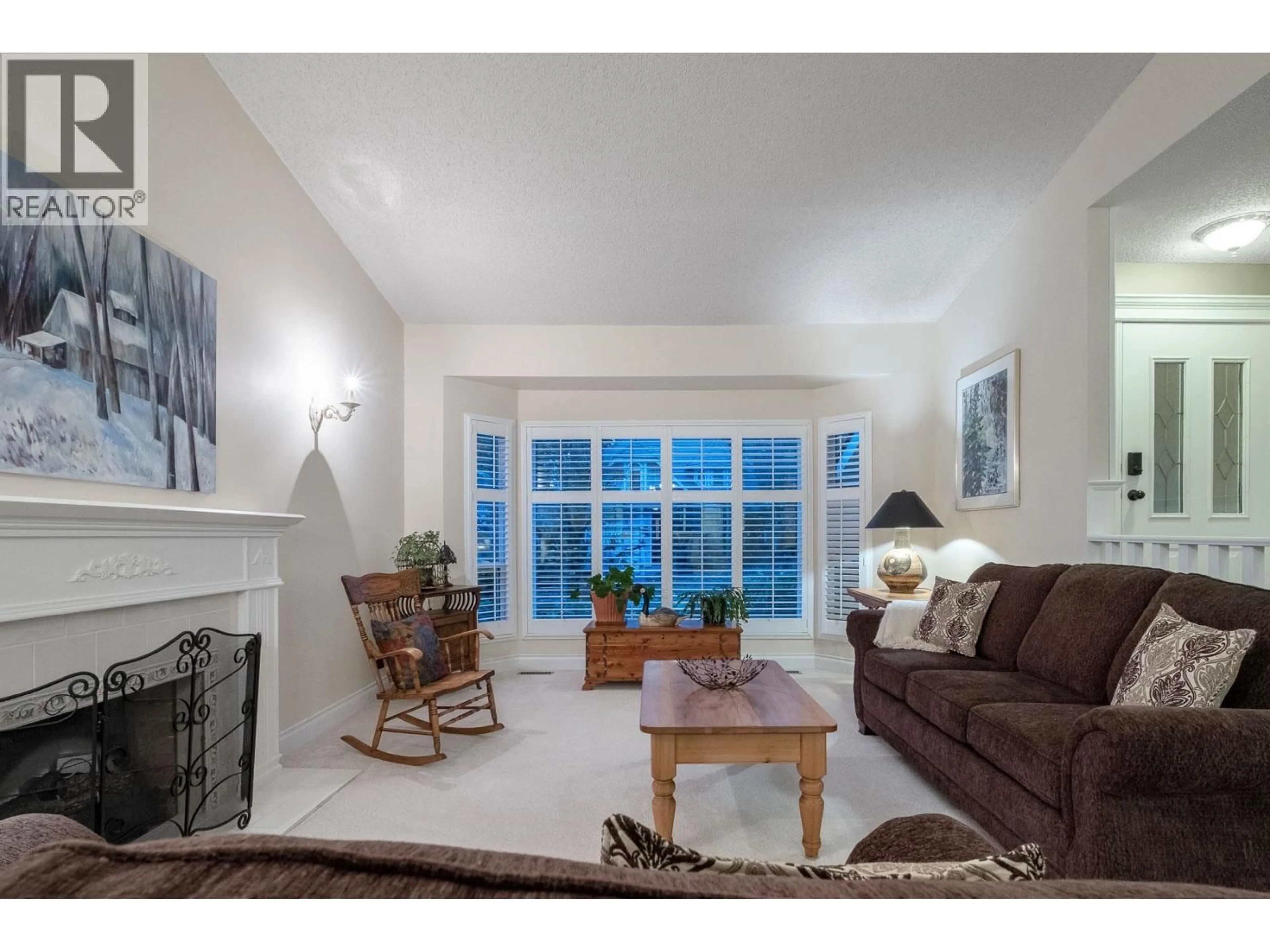 Living room with furniture, unknown for 31 ARROW-WOOD PLACE, Port Moody British Columbia V3H4J1