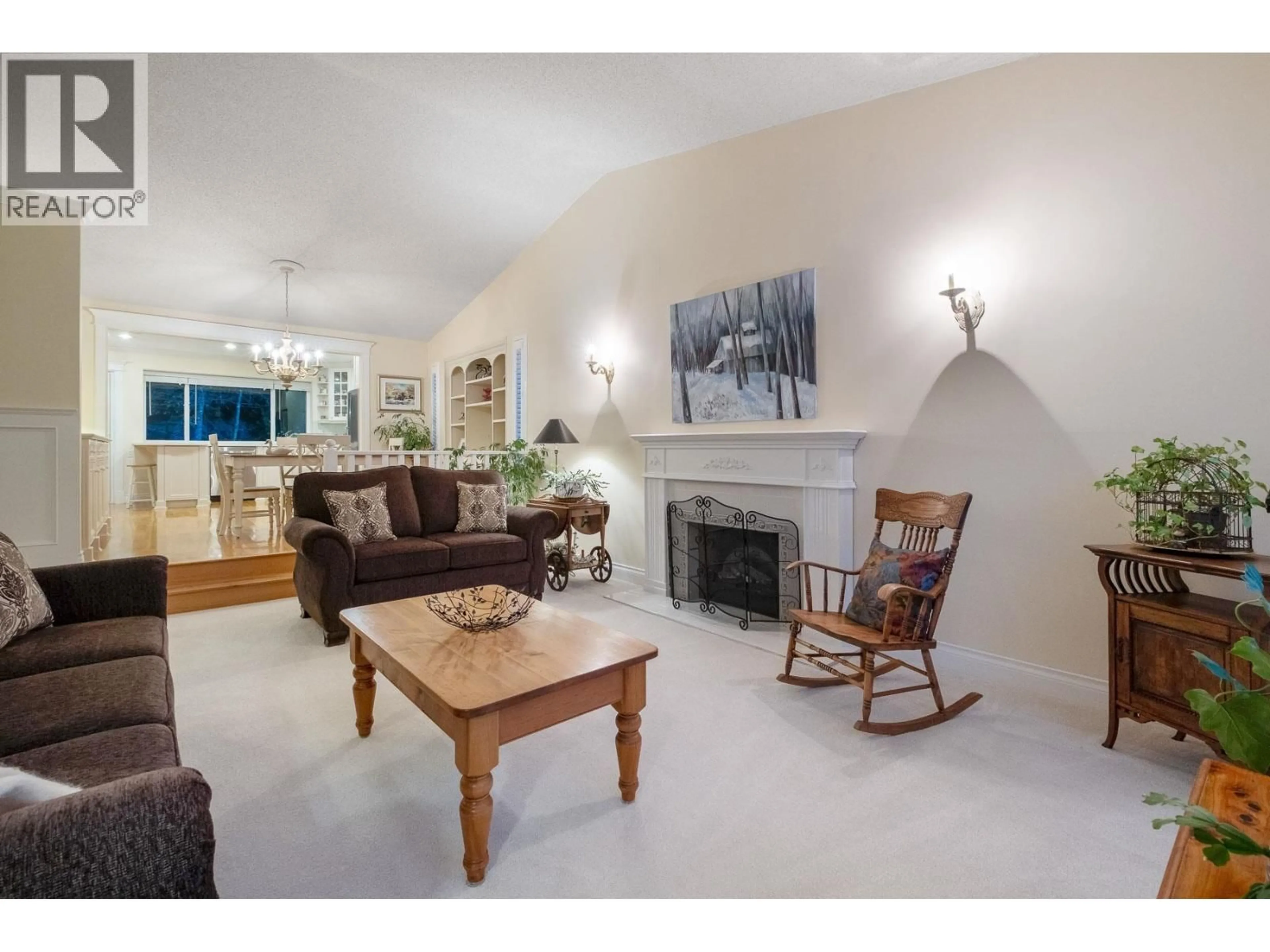 Living room with furniture, unknown for 31 ARROW-WOOD PLACE, Port Moody British Columbia V3H4J1