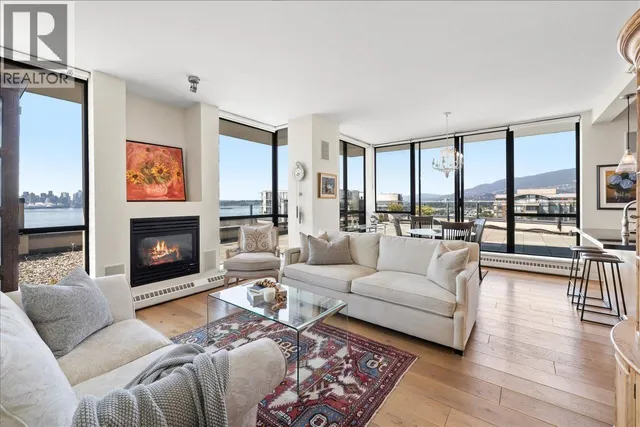 PH2 - 124 1ST STREET, North Vancouver 2