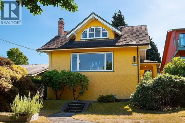 4540 3RD AVENUE, Vancouver 3