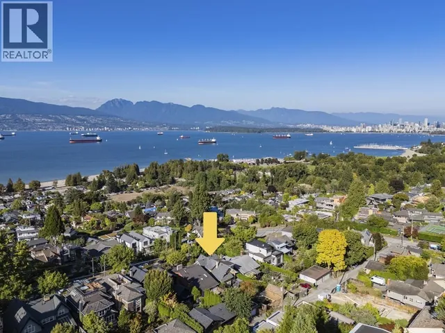 4540 3RD AVENUE, Vancouver 5