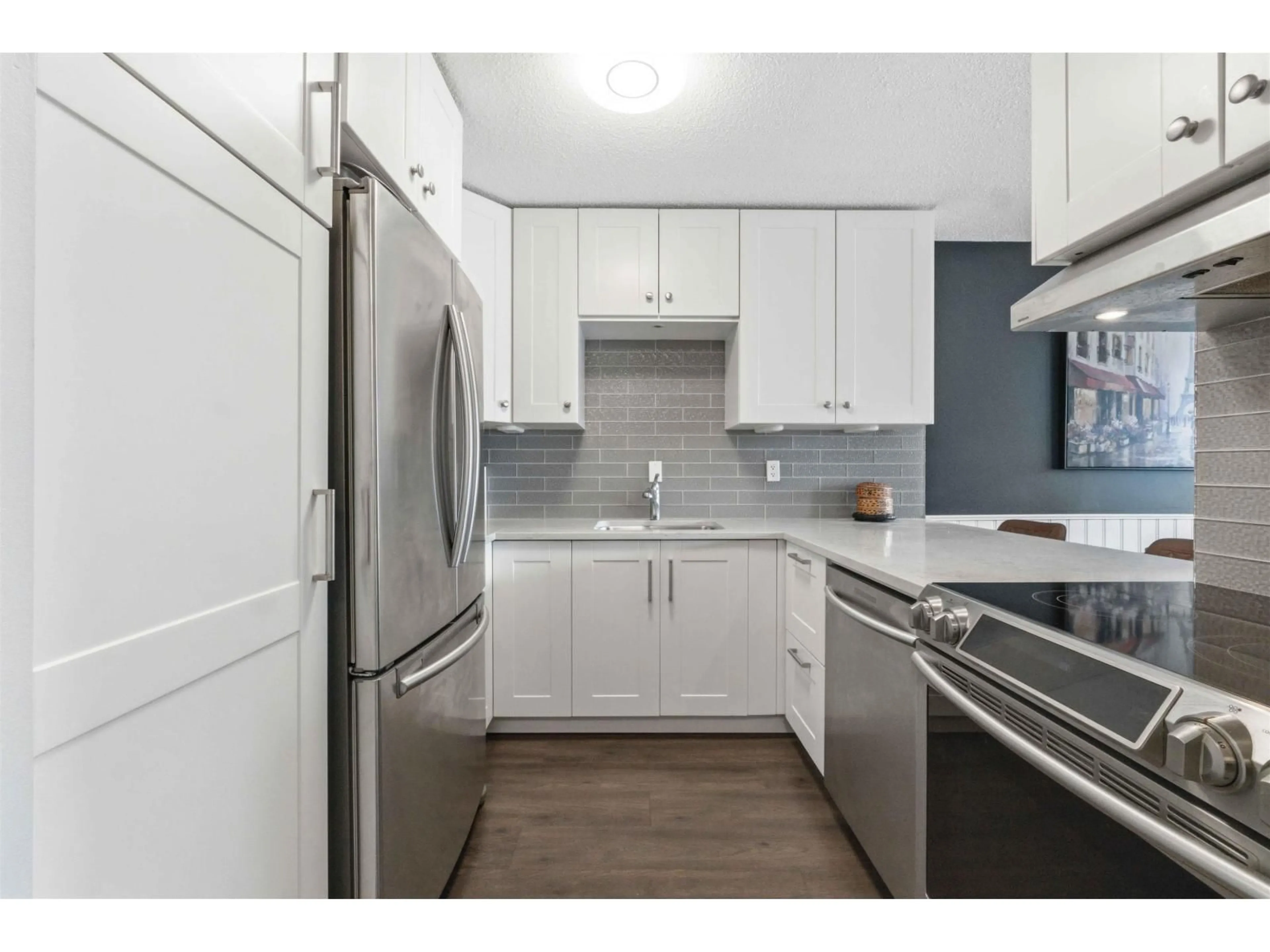 Standard kitchen, unknown for 305 - 1521 GEORGE STREET, White Rock British Columbia V4B4A4