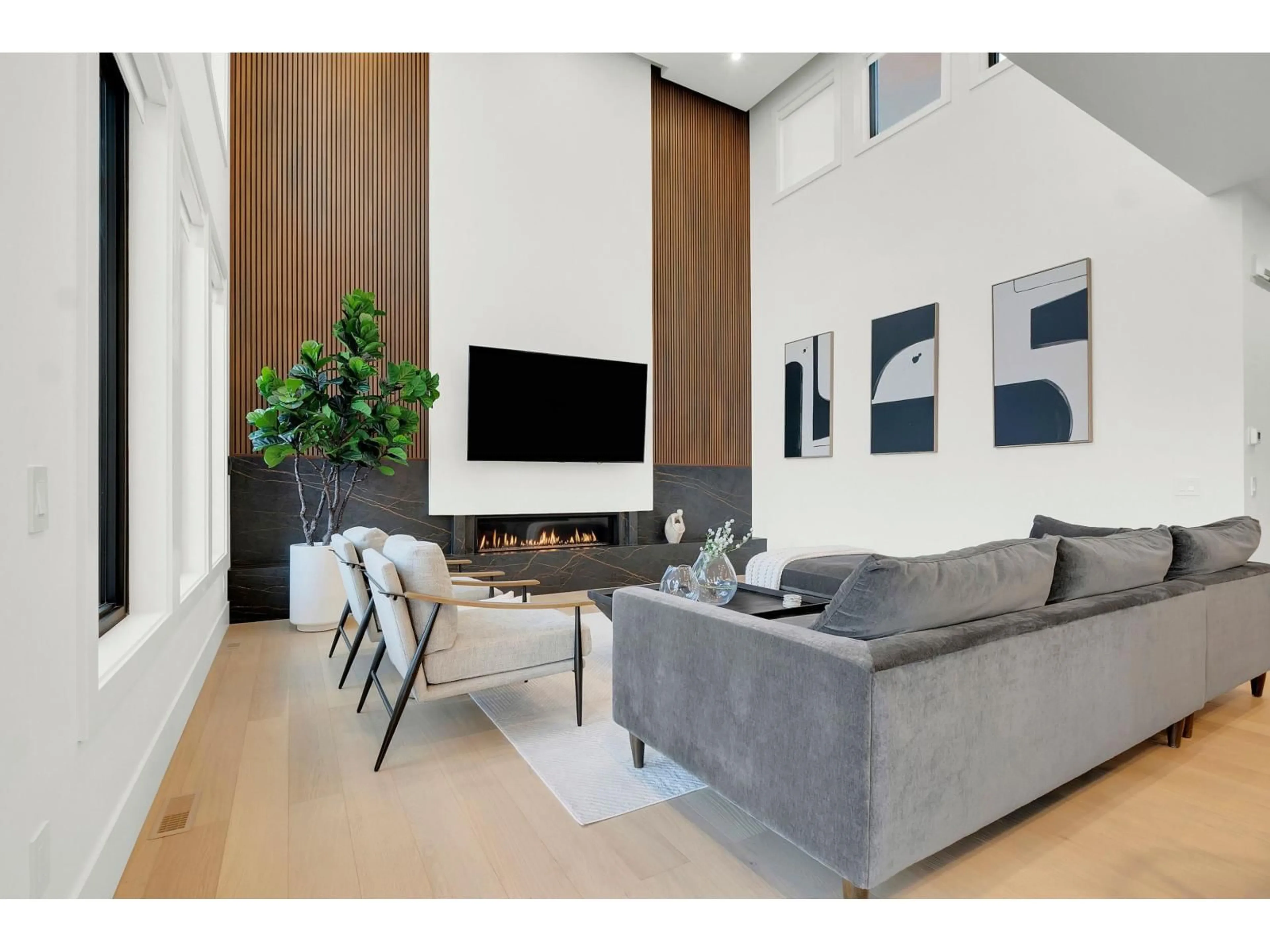 Living room with furniture, unknown for 35342 RAVEN COURT, Abbotsford British Columbia V3G0G8