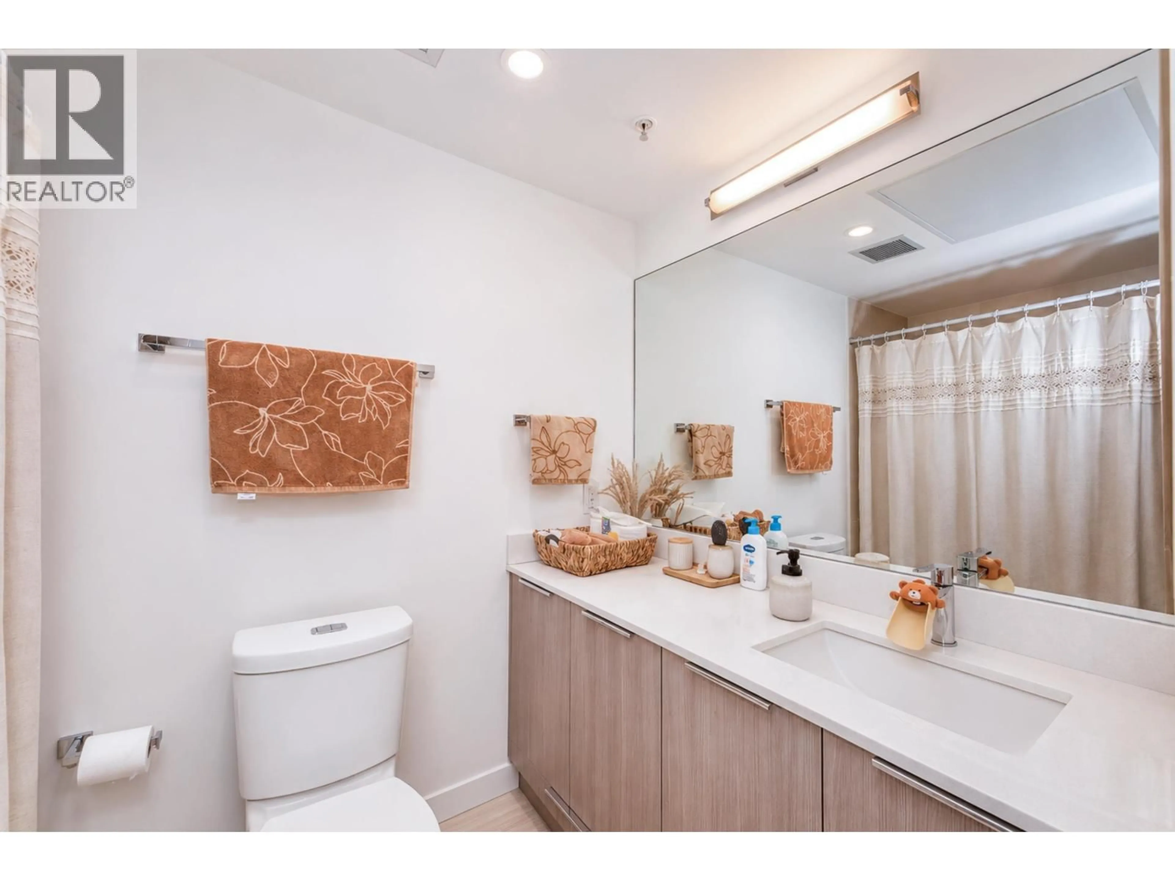 Standard bathroom, unknown for 501 - 1401 HUNTER STREET, North Vancouver British Columbia V7J0E2