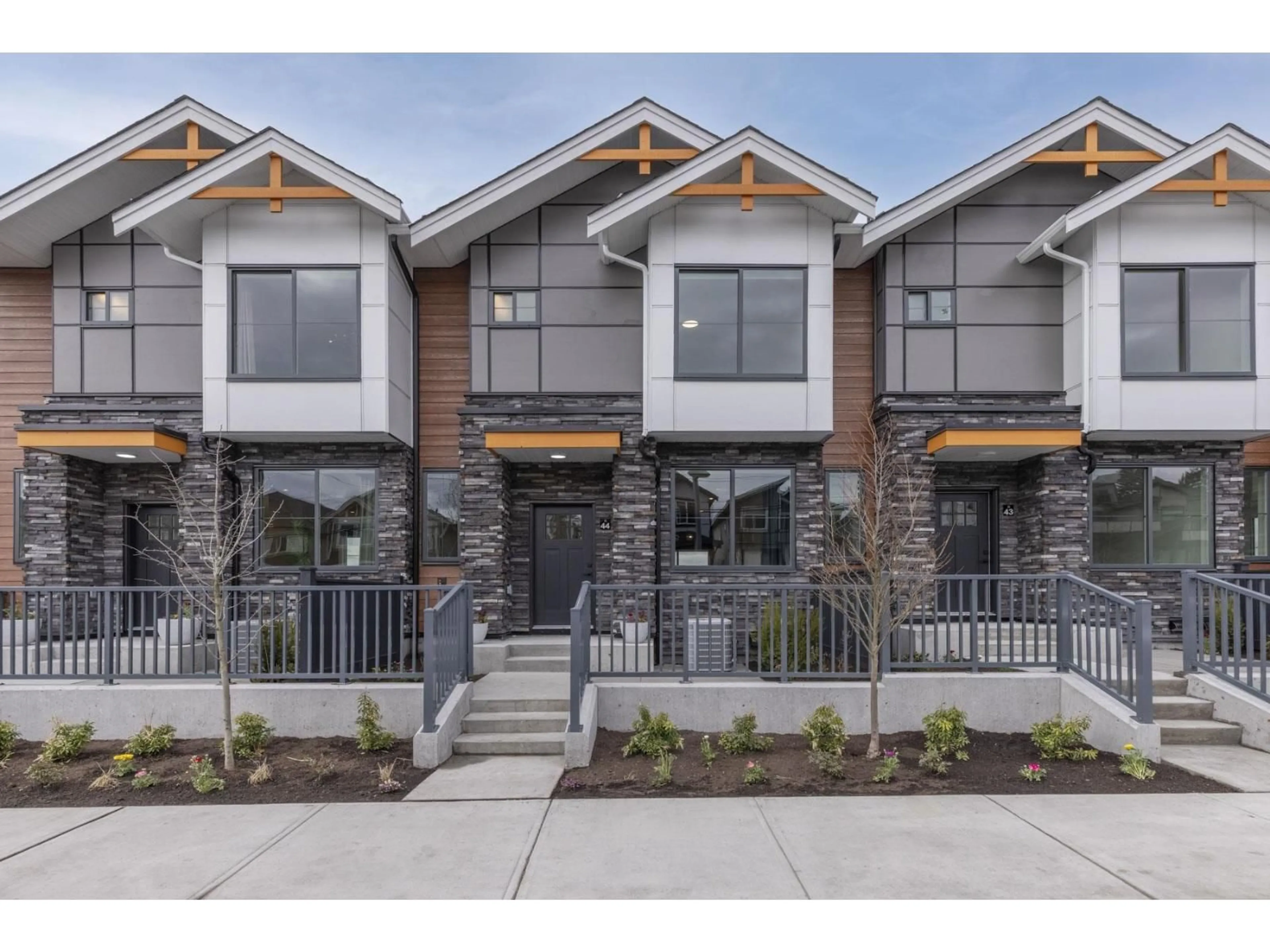 Home with vinyl exterior material, street for 44 - 6035 141 STREET, Surrey British Columbia V3X0L6
