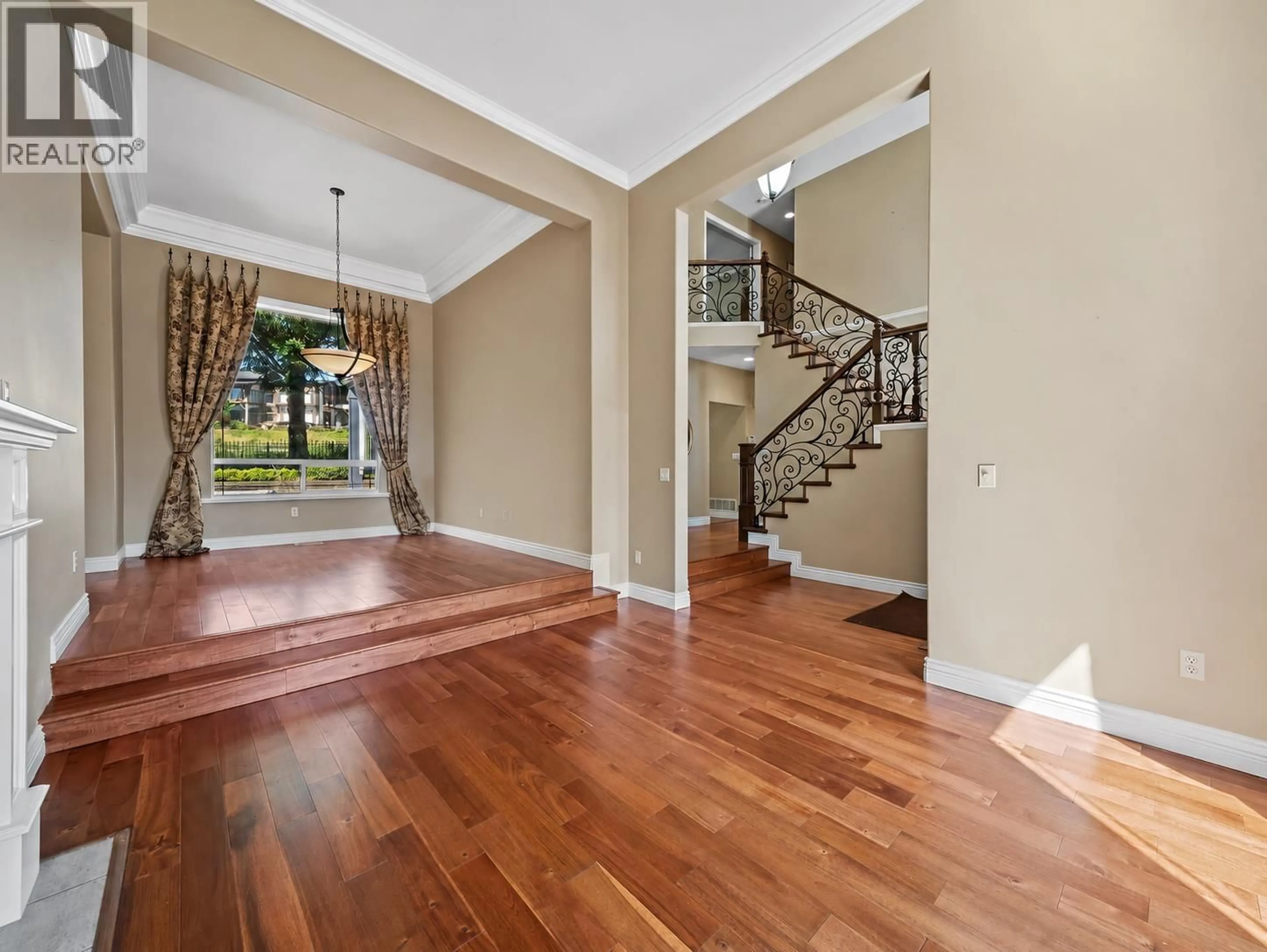 Indoor entryway for 1760 HAMPTON DRIVE, Coquitlam British Columbia V3E3E1