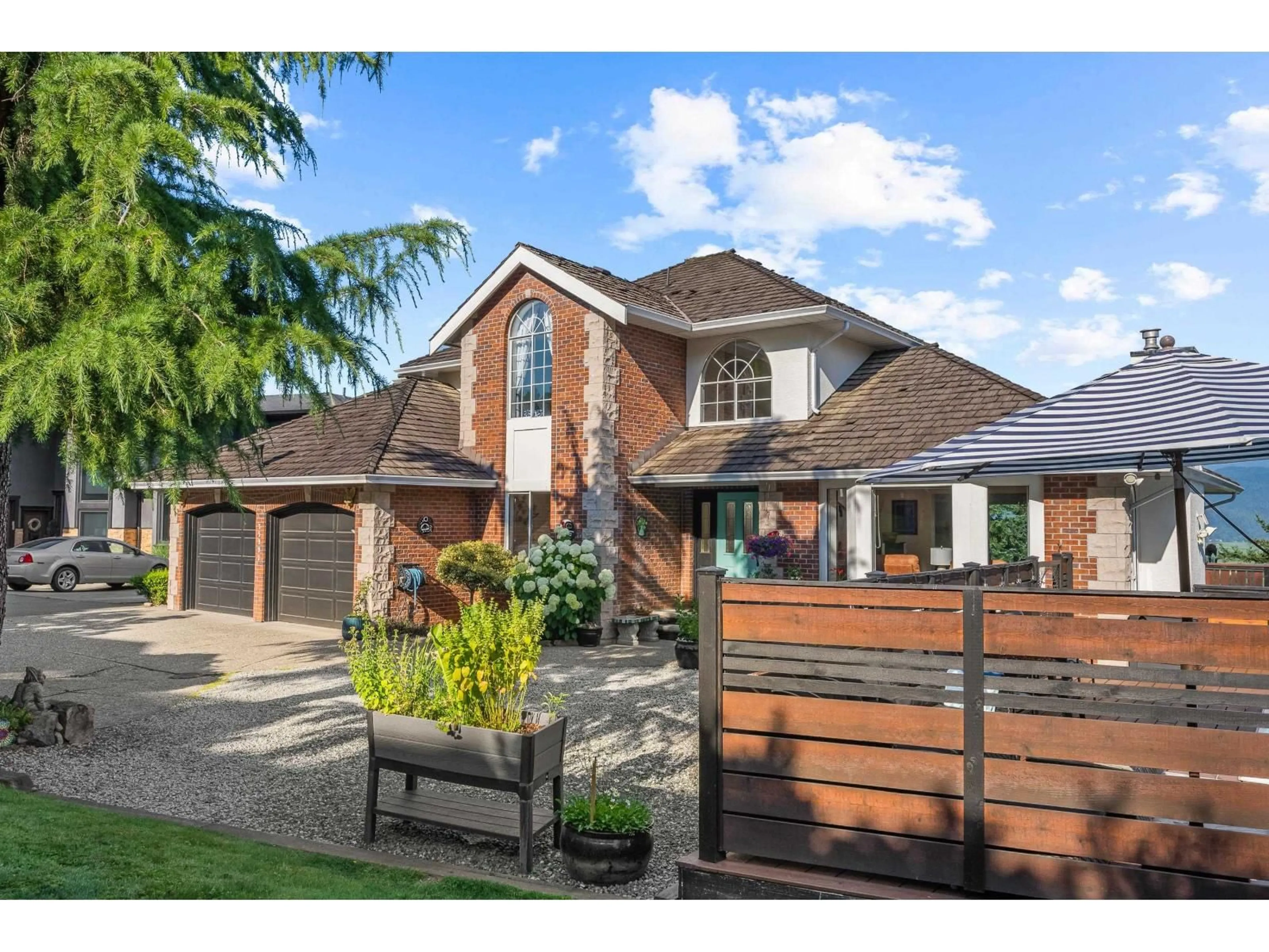 Home with brick exterior material, street for 35993 EAGLECREST PLACE, Abbotsford British Columbia V3G1E7