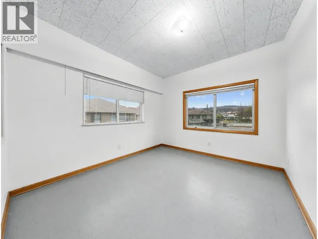 122 17TH AVENUE, Vancouver 4